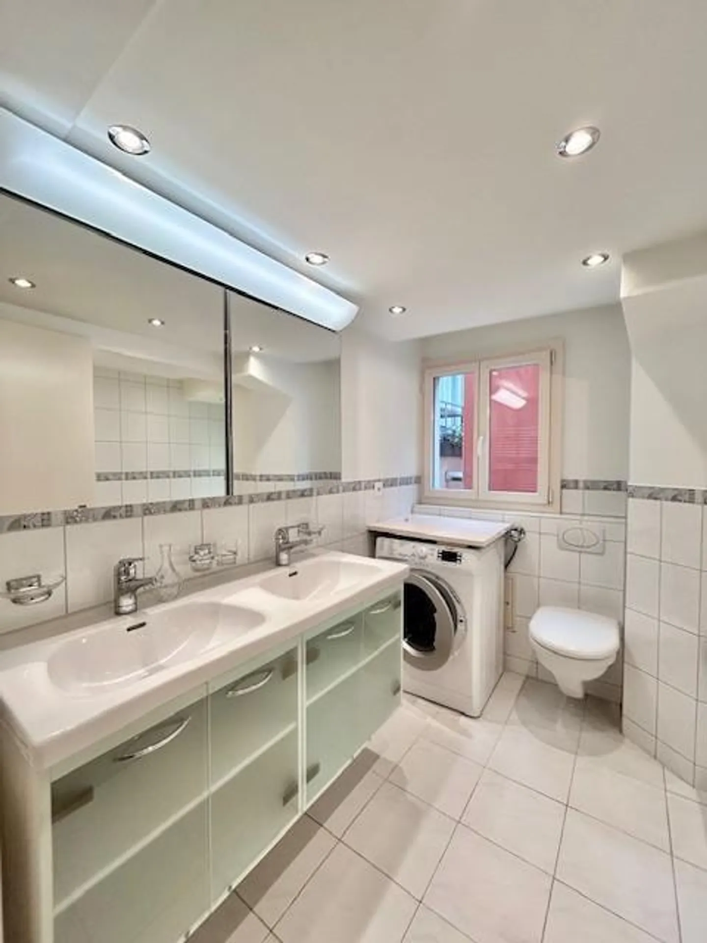 Stylish 4.5-room apartment with character in a prime location - Photo 9 of 13