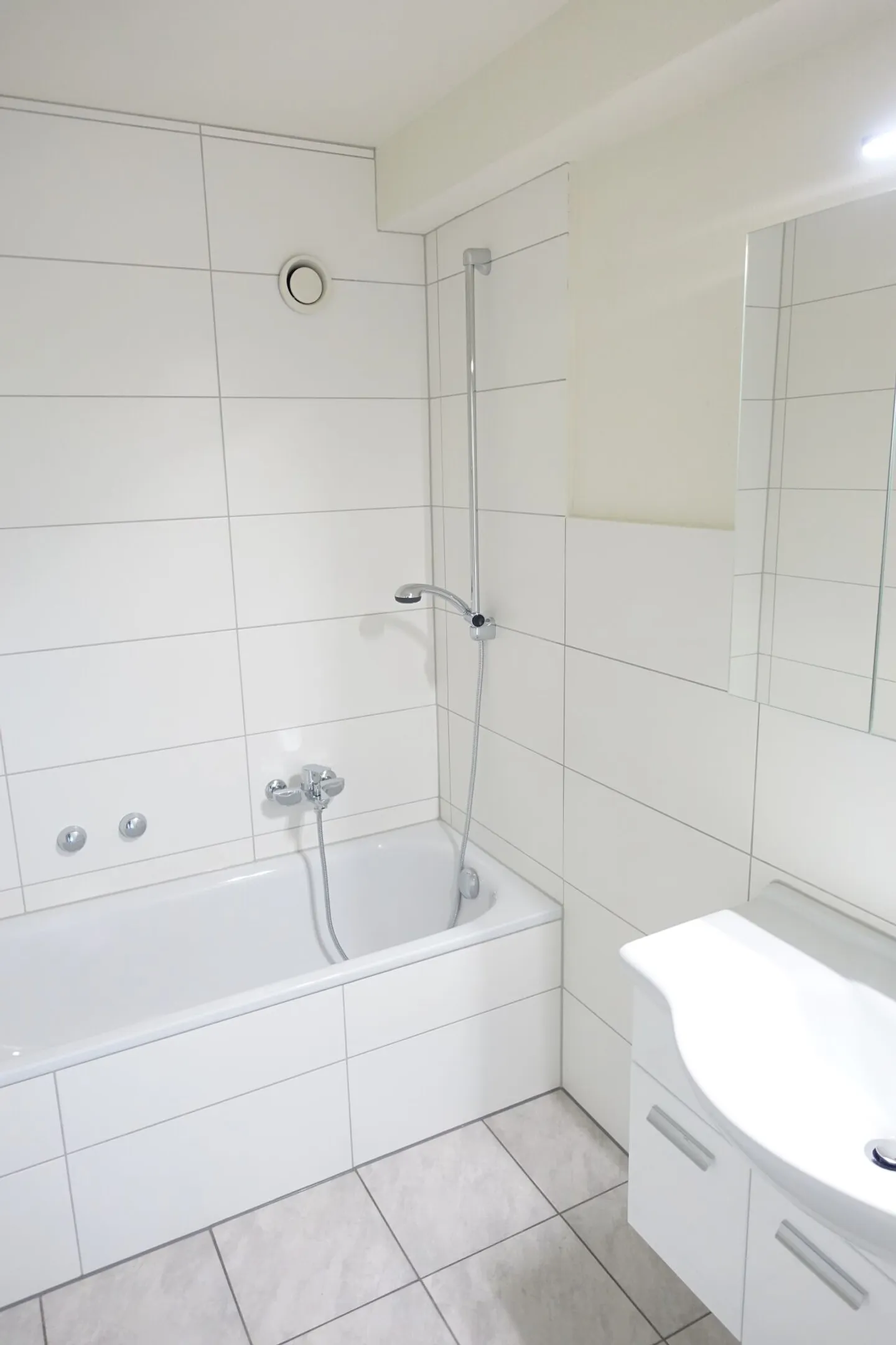 Appartamento luminoso 4 locali a Pratteln - Foto 3 di 7