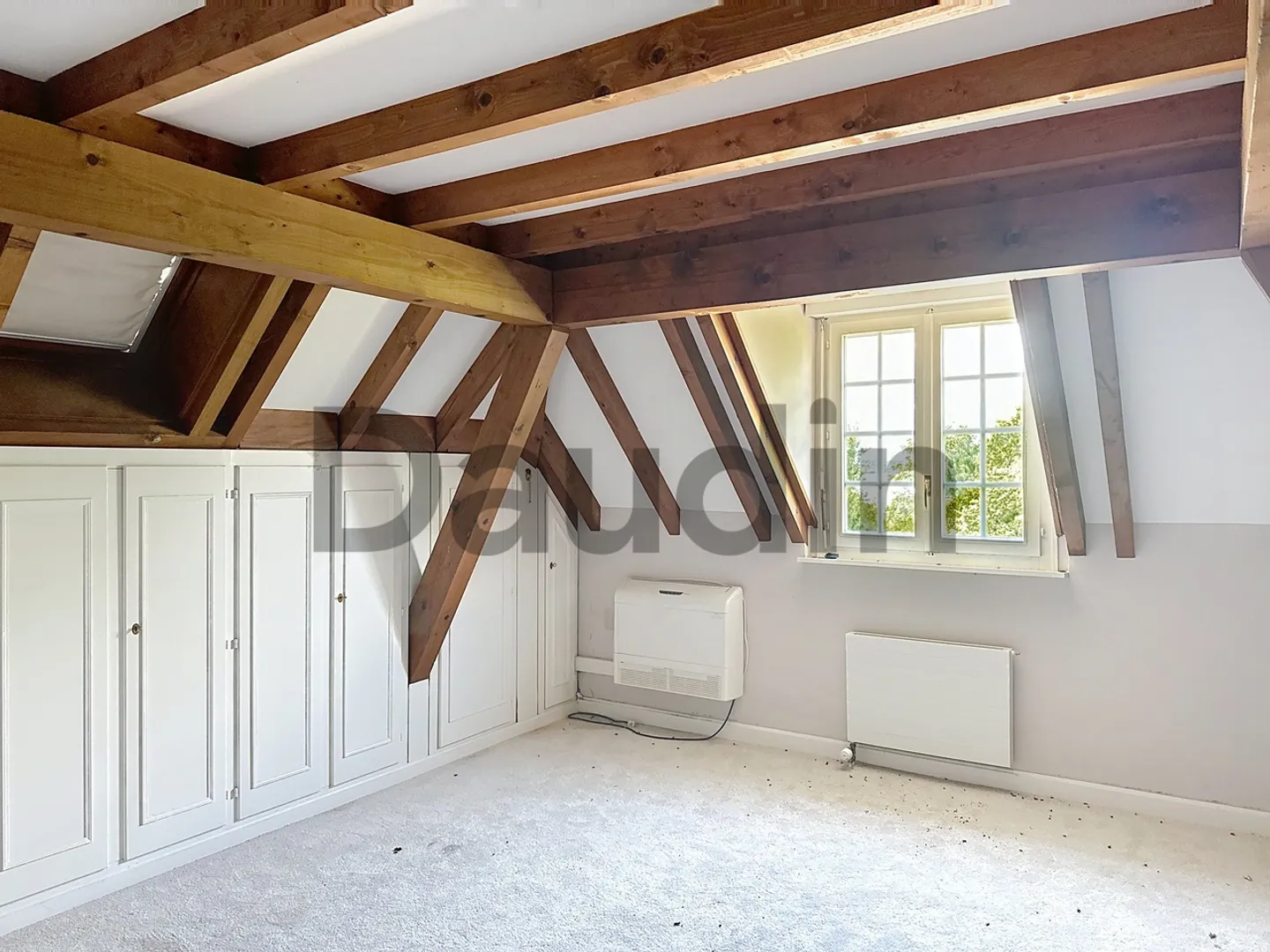 Maison individuelle d'une surface de 490m2 utile à rénover - Photo 11 sur 13