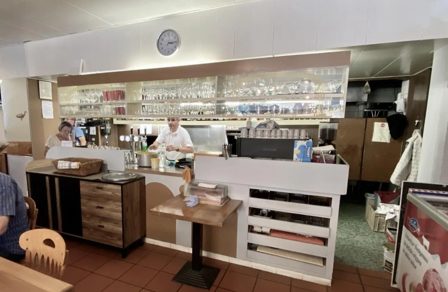 Hotel for sale - Photo 6 of 14