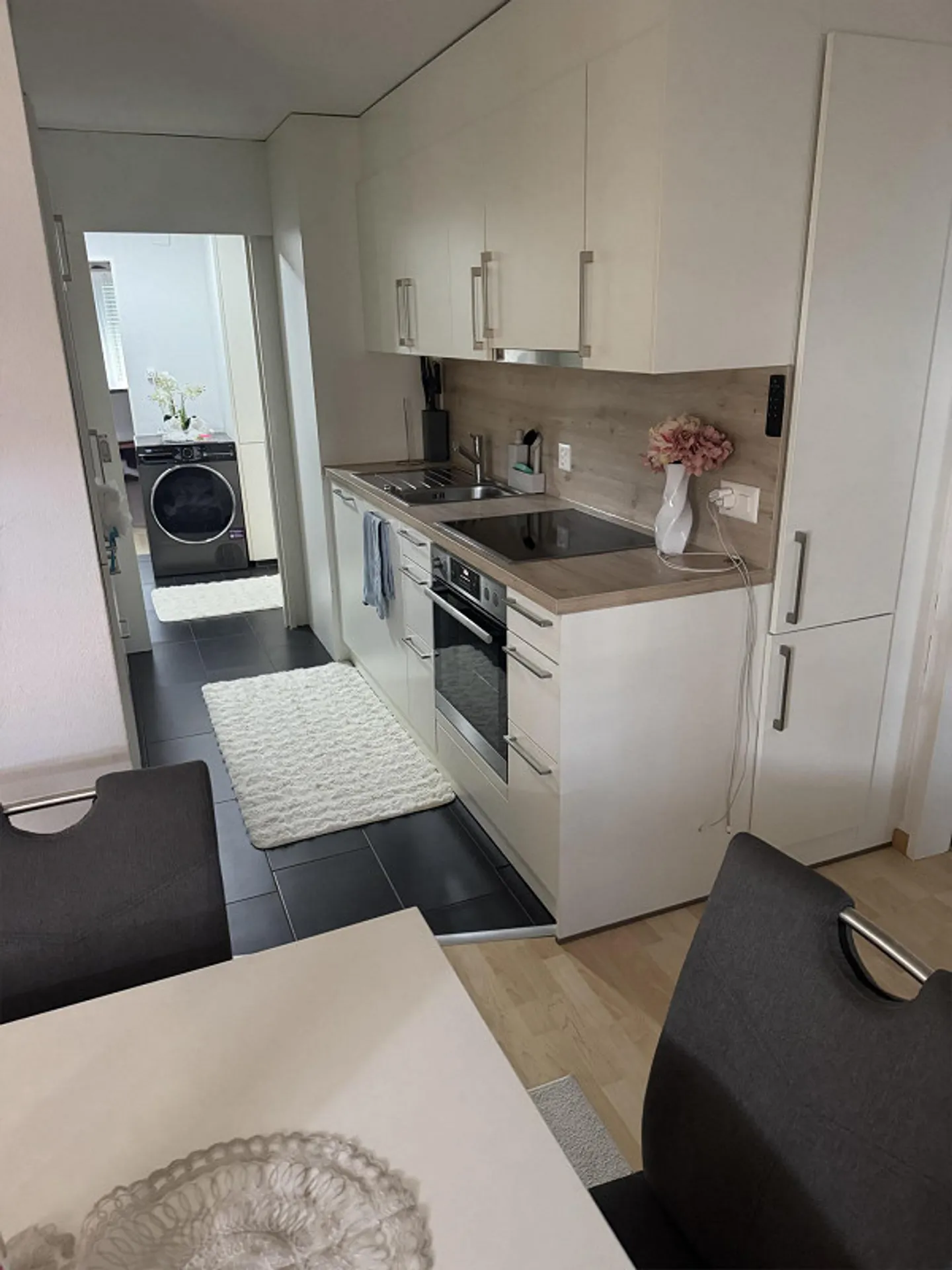 Appartement spacieux dans un quartier résidentiel attrayant - Photo 3 sur 12