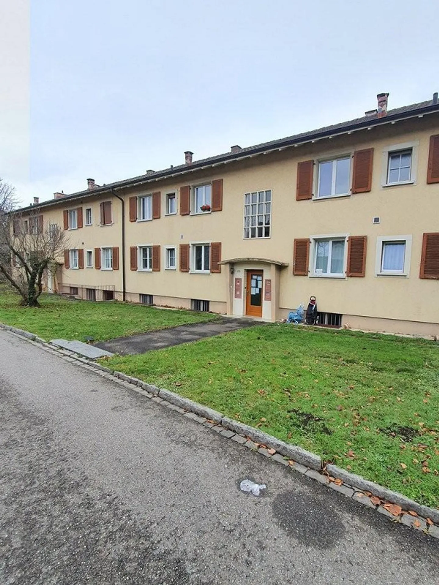 Appartamento spazioso in una posizione tranquilla / Termini limitati - Foto 1 di 9
