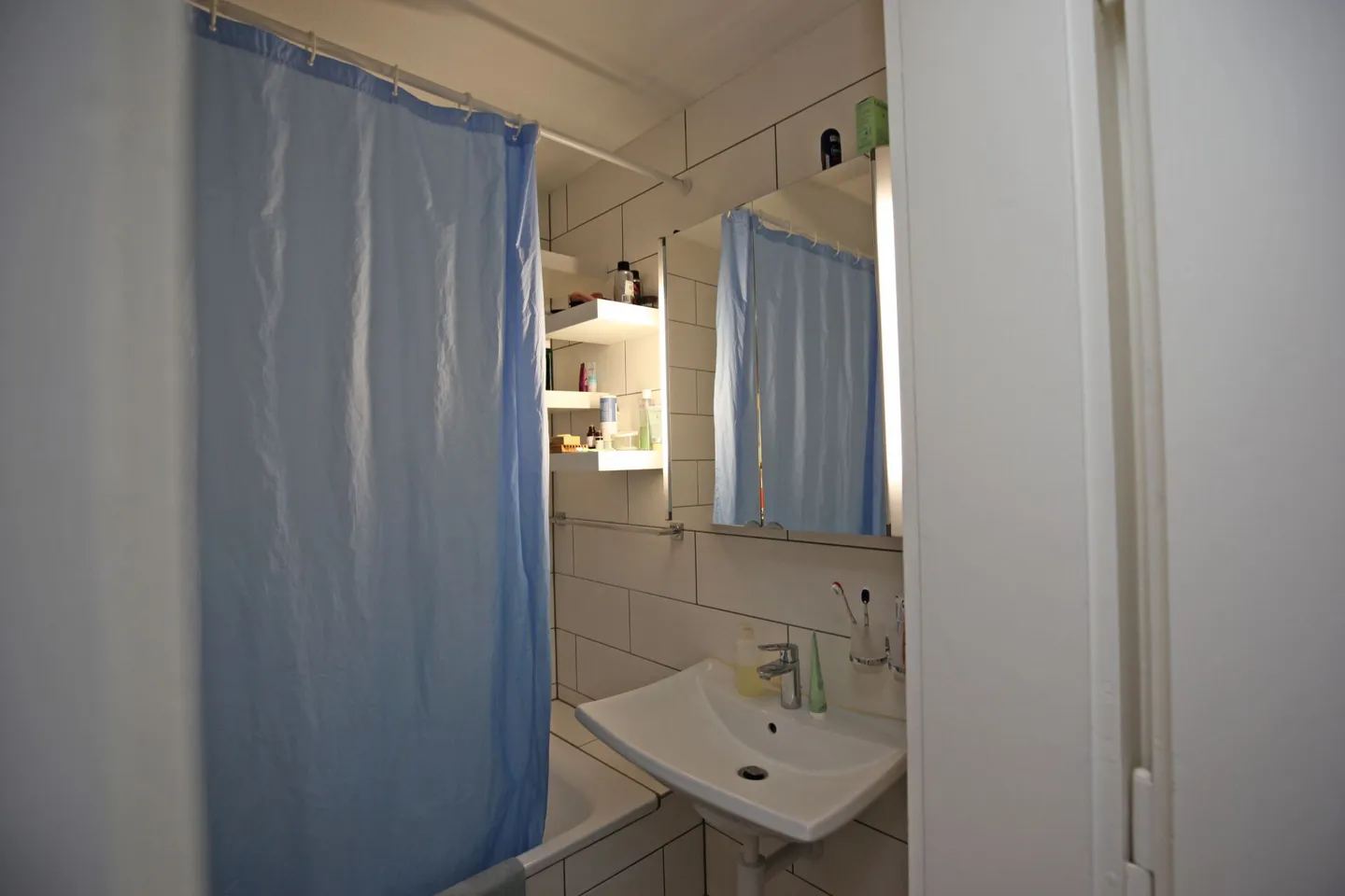 Cozy 3.5-room apartment on the raised ground floor in the center of Bern - Photo 4 of 7