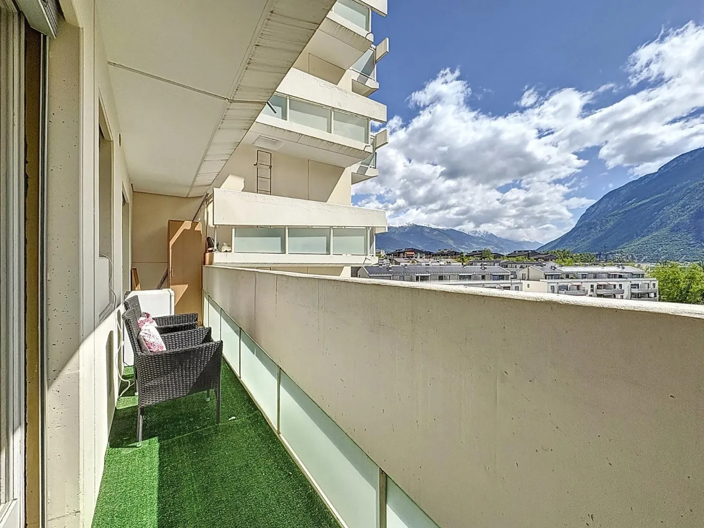 CHANCE - 4.12% Yield - Photo 2 of 6