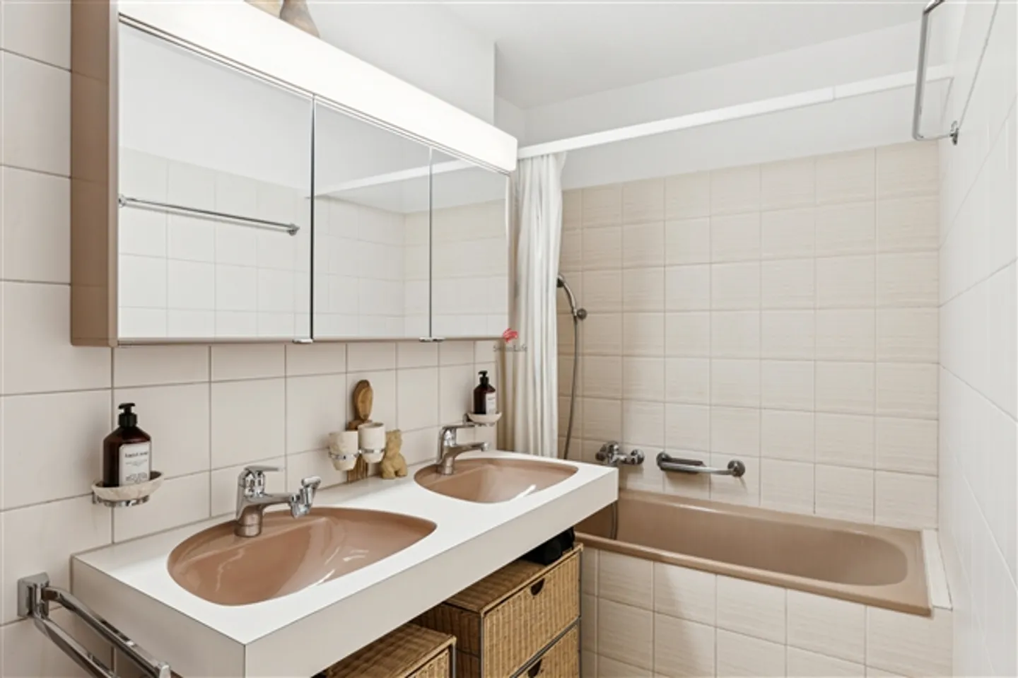 Living like in the South Mediterranean flair in the best location in Herrliberg - Photo 9 of 12