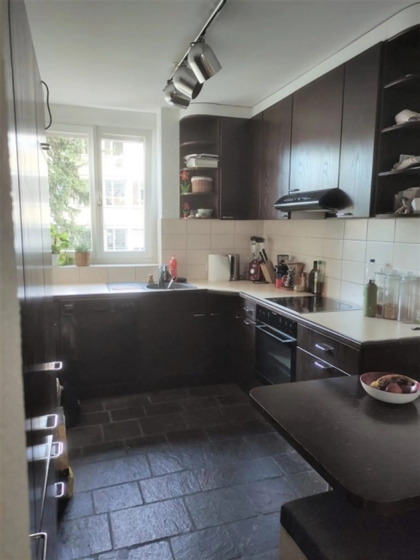 Charming 3.5-Room Apartment - Photo 3 of 5