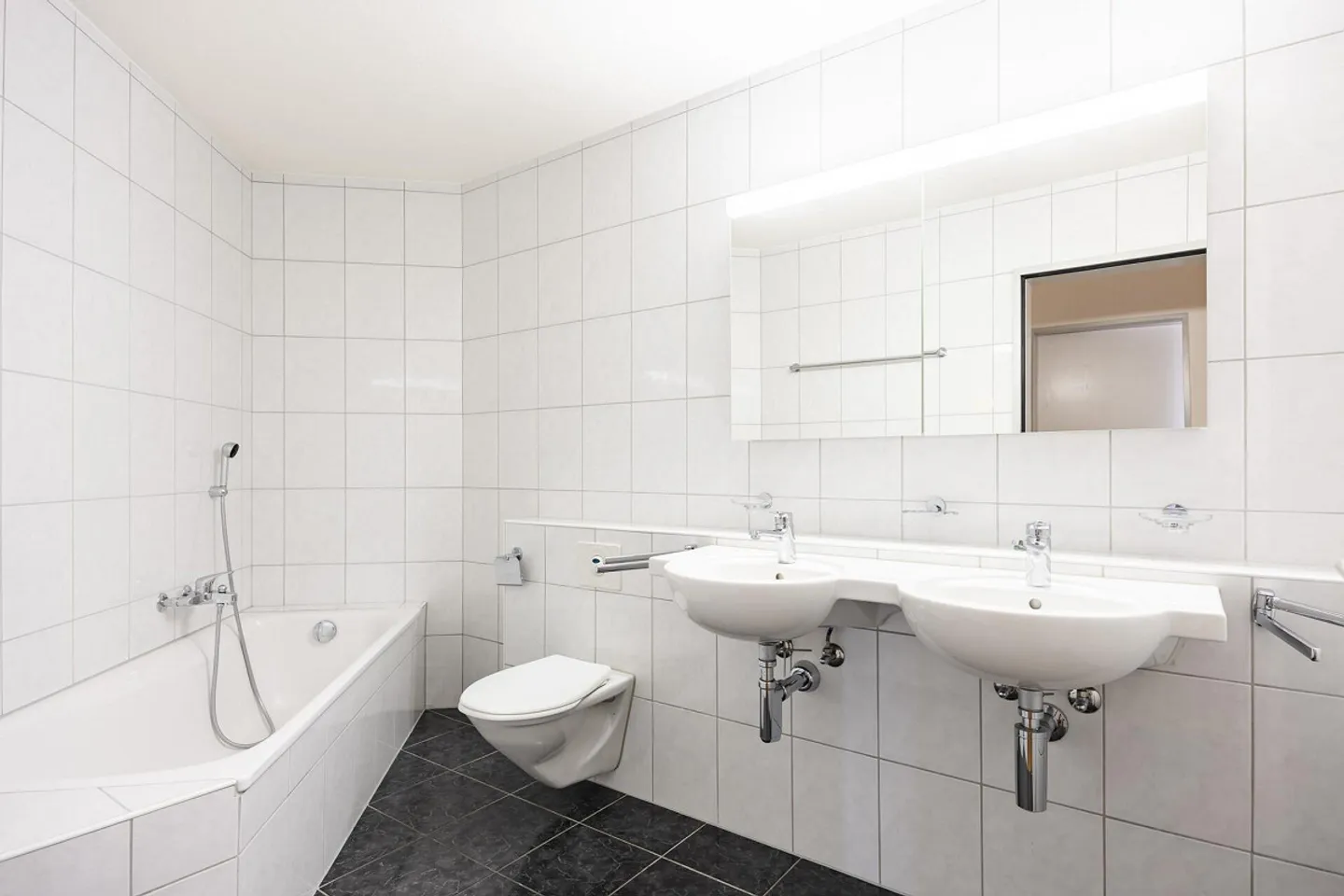 Appartement en duplex avec jardin spacieux - Photo 7 sur 11