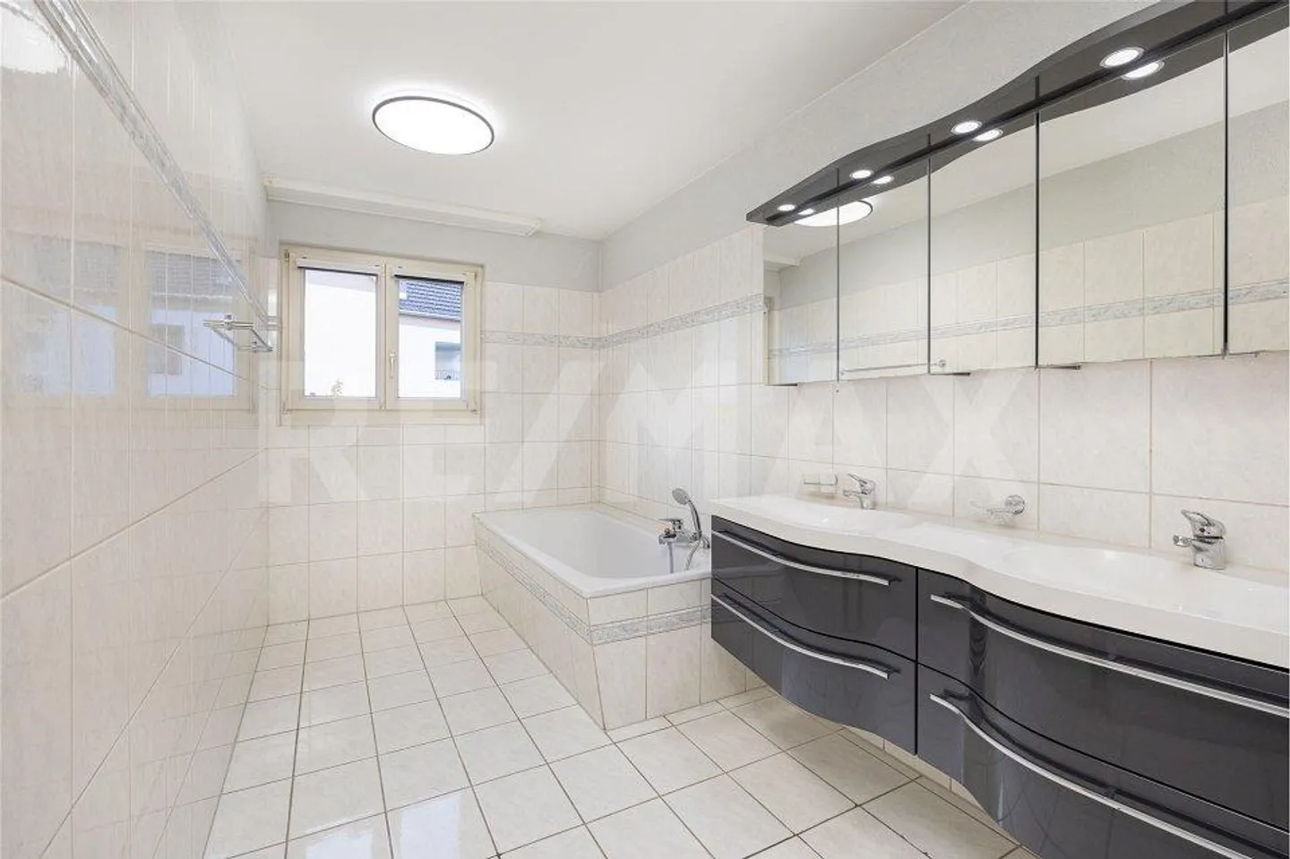 6.5 Room row house - Photo 5 of 13