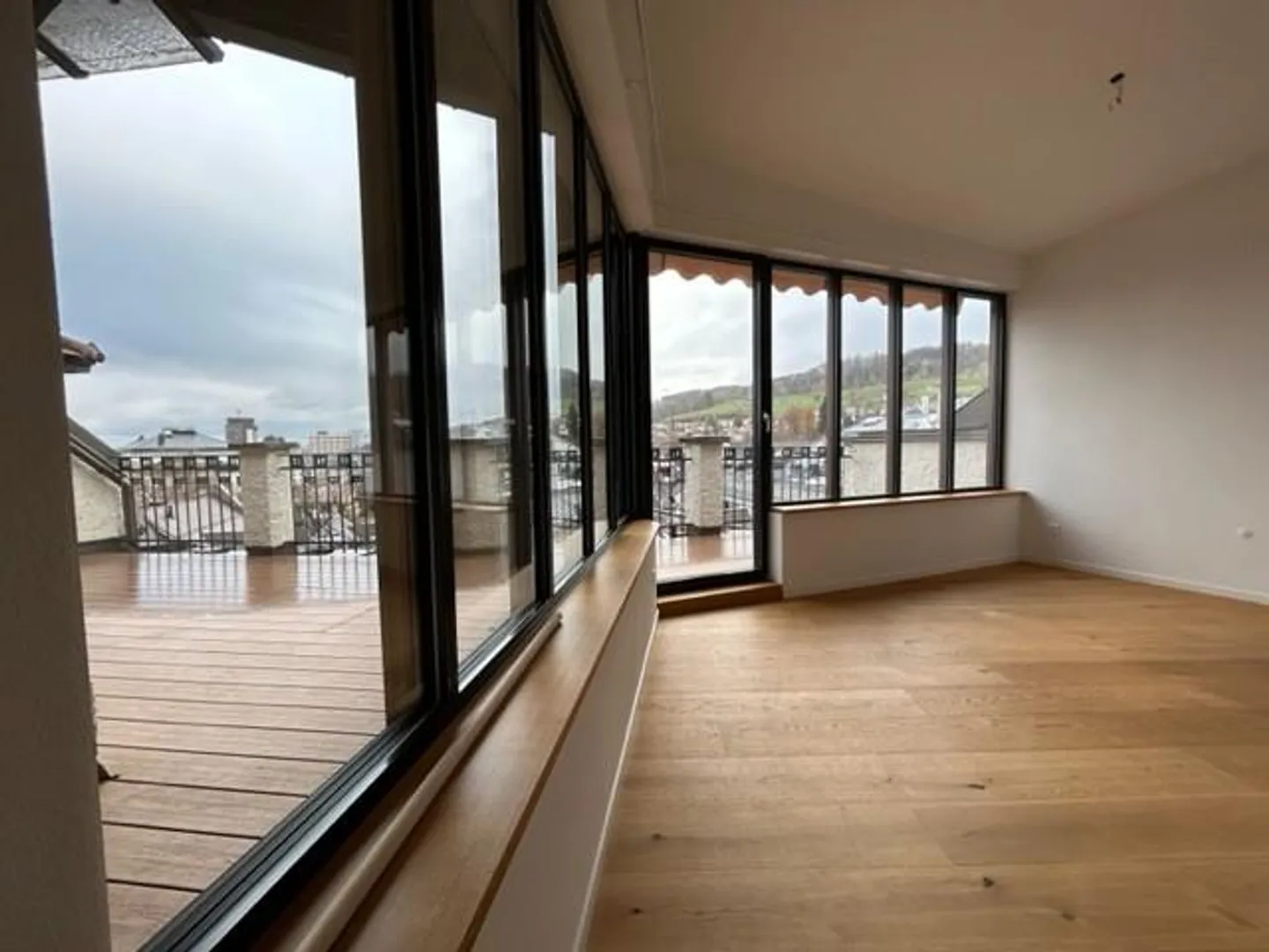 3.5 Zimmer-Wohnung mit schöner Dachterasse - Foto 3 von 9