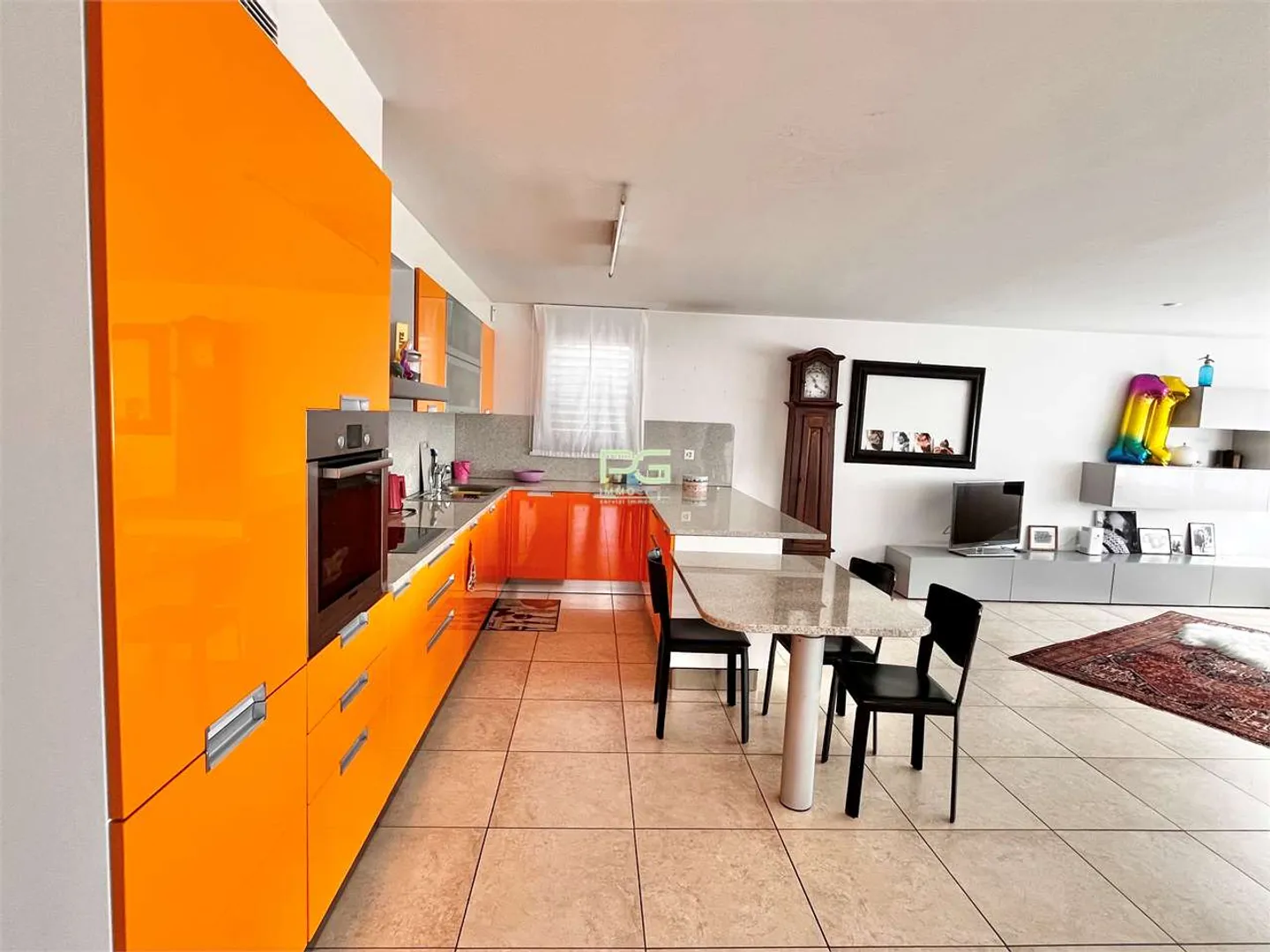 Spazioso appartamento di 4.5 locali con giardino - Foto 5 di 9