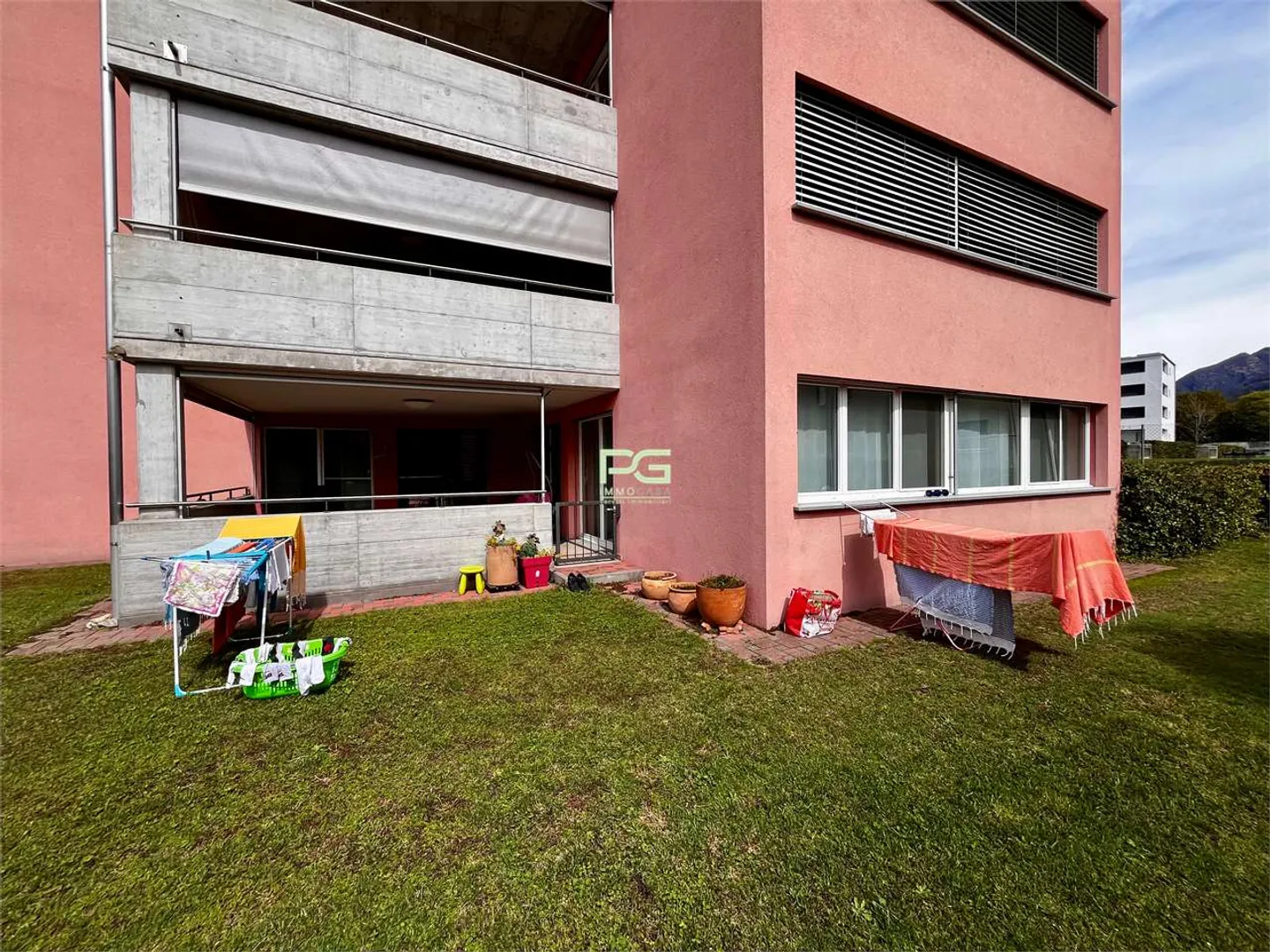 Spazioso appartamento di 4.5 locali con giardino - Foto 8 di 9