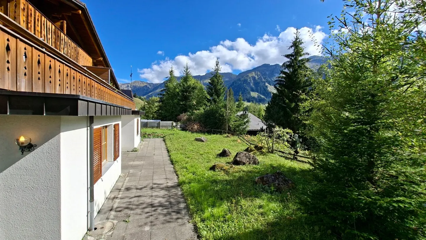 Chalet-style Vacation Home - Photo 10 of 10
