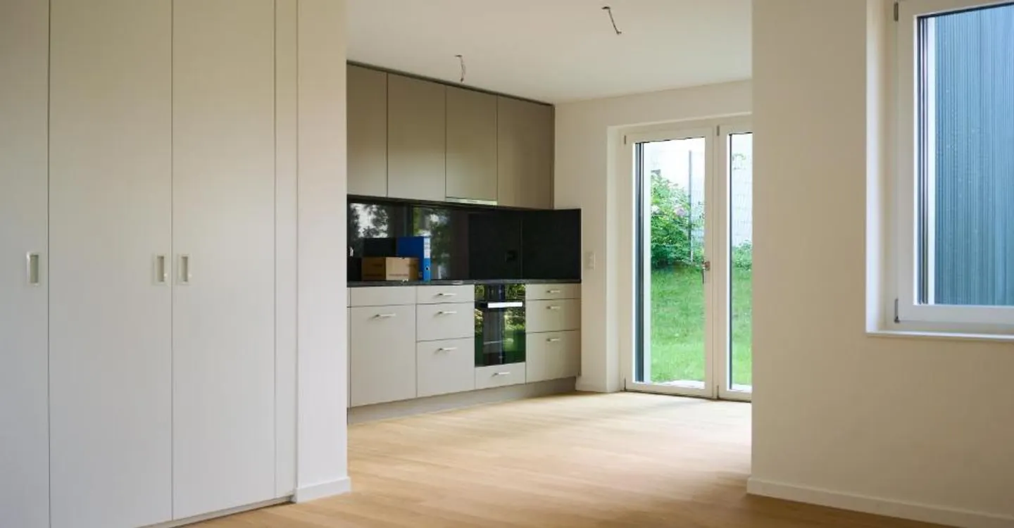 Modern Living in Feldmeilen - Photo 2 of 6
