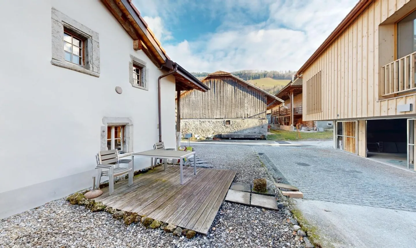 Charme ancien et douceur de vivre en Gruyère - Photo 3 sur 11