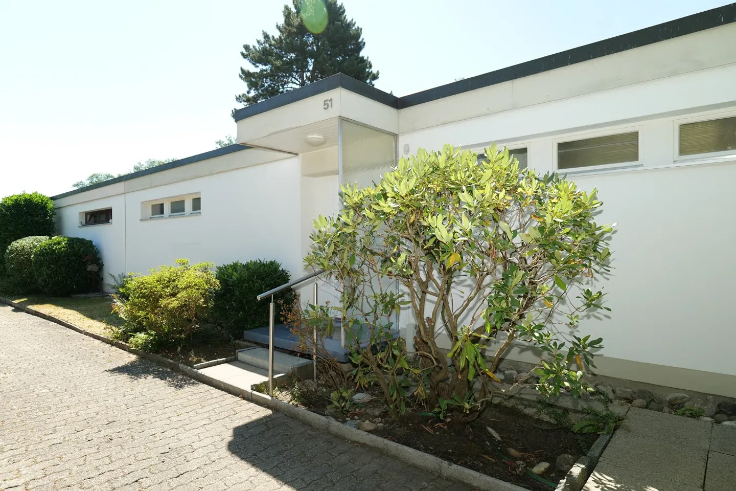 Vivre dans le populaire Bruderholz à Bottmingen - Photo 1 sur 13