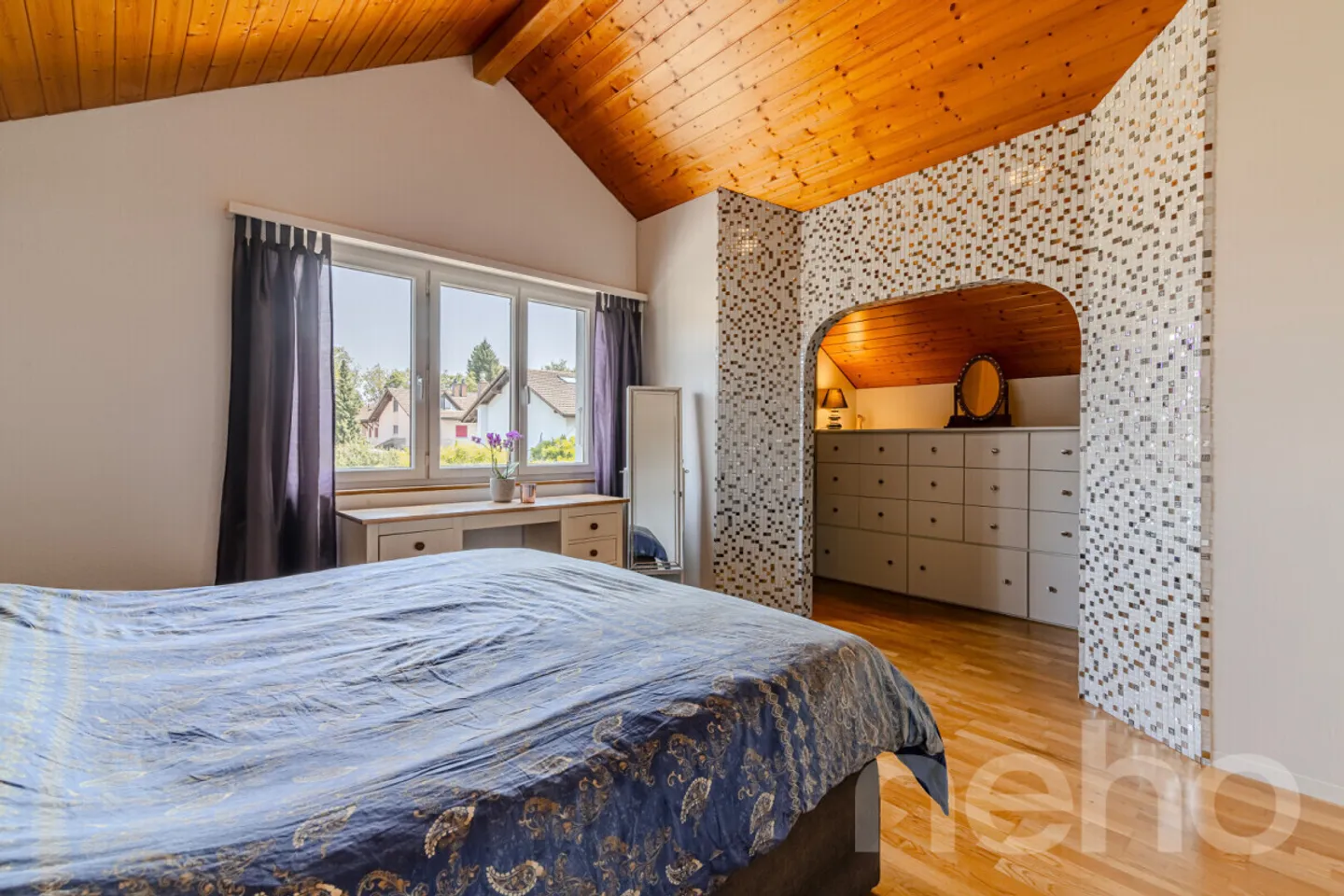 VILLA D'ARCHITETTO CON PISCINA IN UN CONTESTO TRANQUILLO E VERDEGGIANTE - Foto 9 di 12