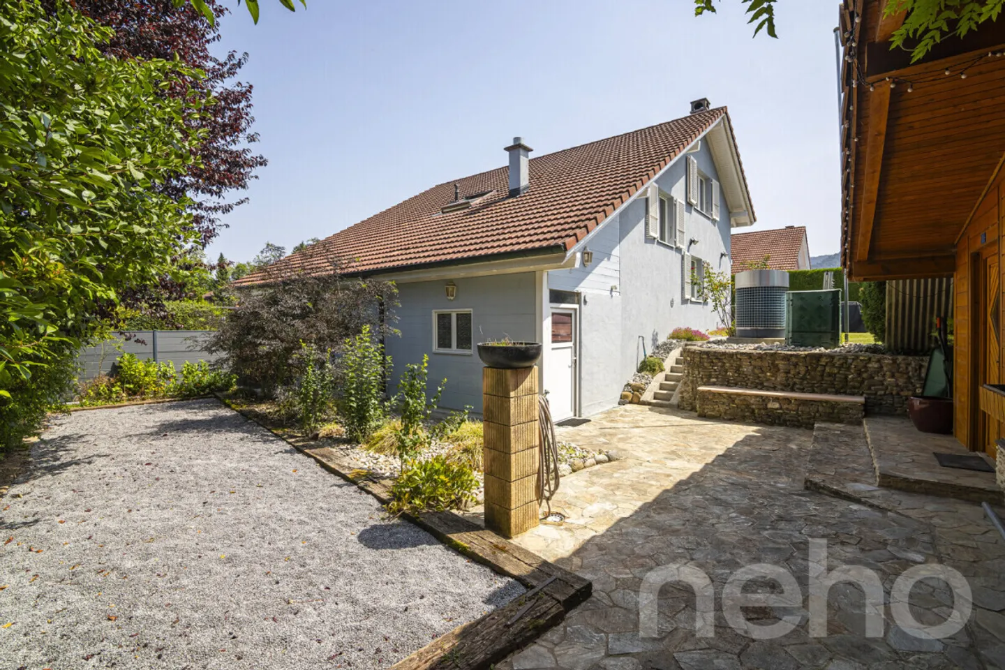 VILLA D'ARCHITETTO CON PISCINA IN UN CONTESTO TRANQUILLO E VERDEGGIANTE - Foto 11 di 12