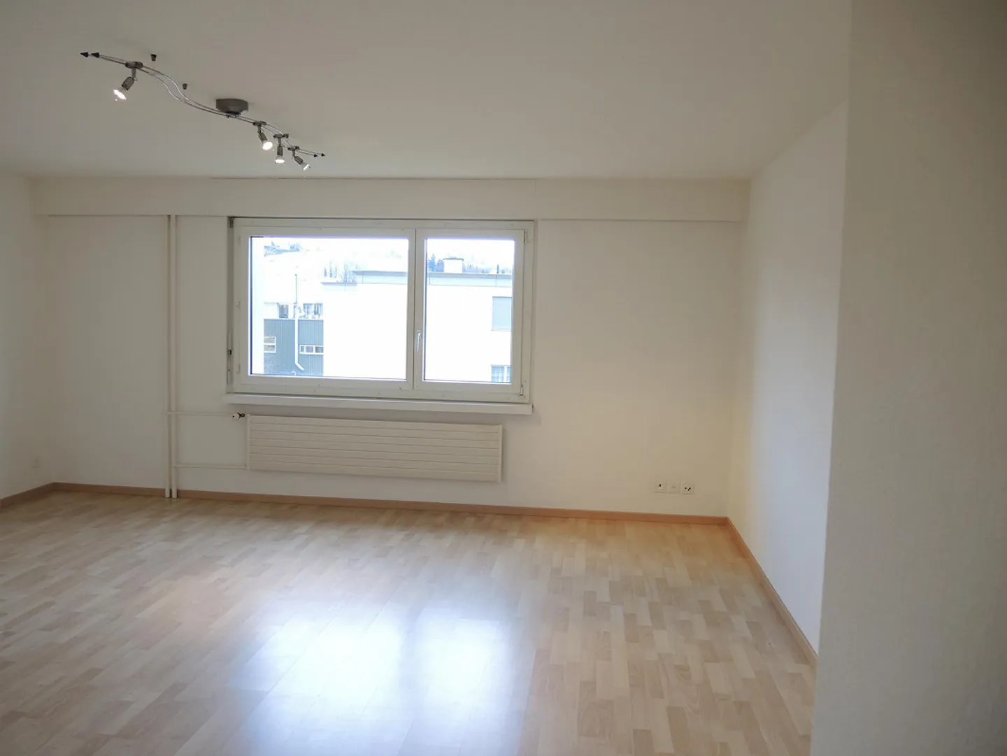 Cozy 1.5-room apartment in a central location - Photo 1 of 6