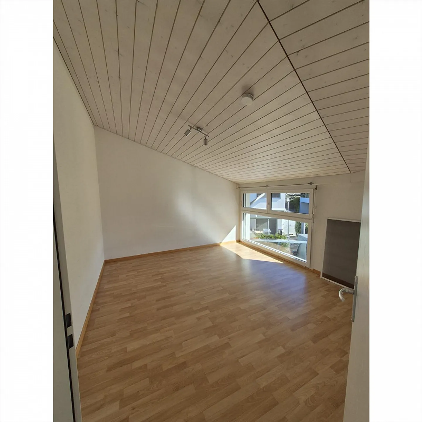 Traum Doppeleinfamilienhaus mit grossem Garten - Foto 12 von 17