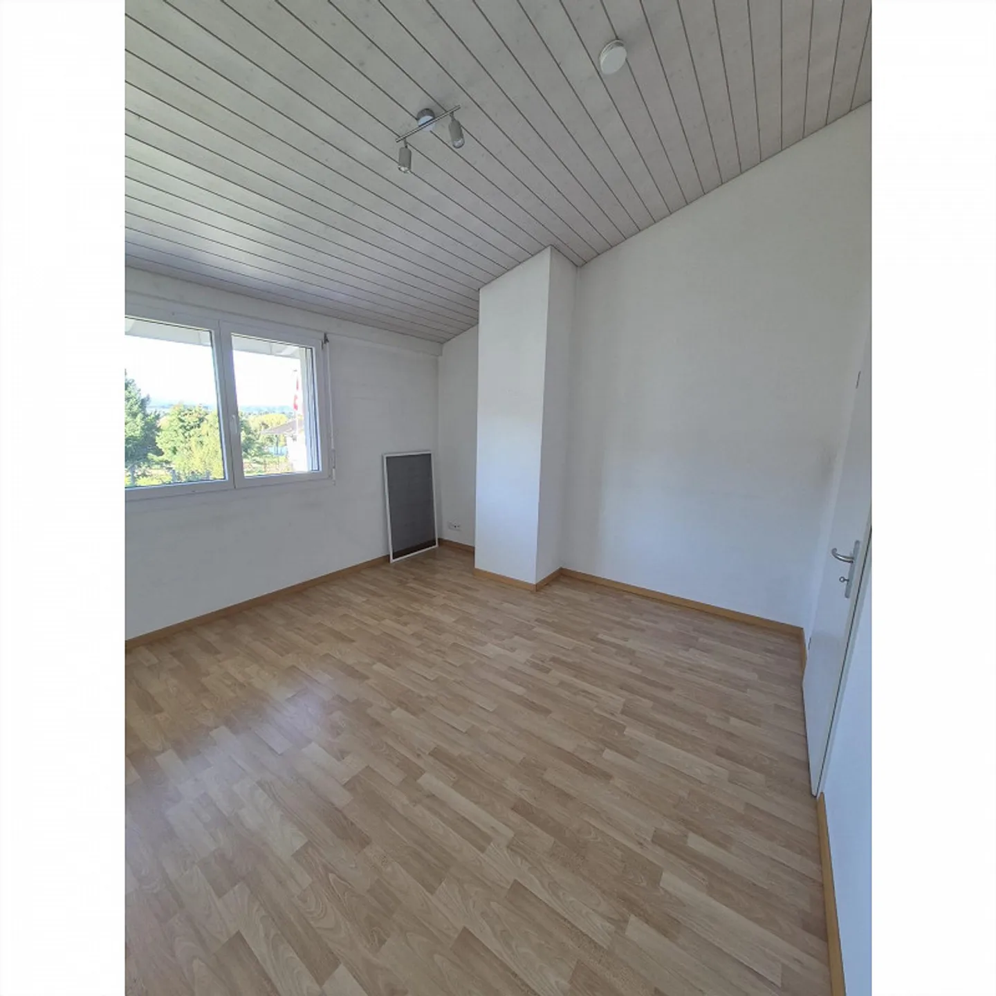 Traum Doppeleinfamilienhaus mit grossem Garten - Foto 13 von 17