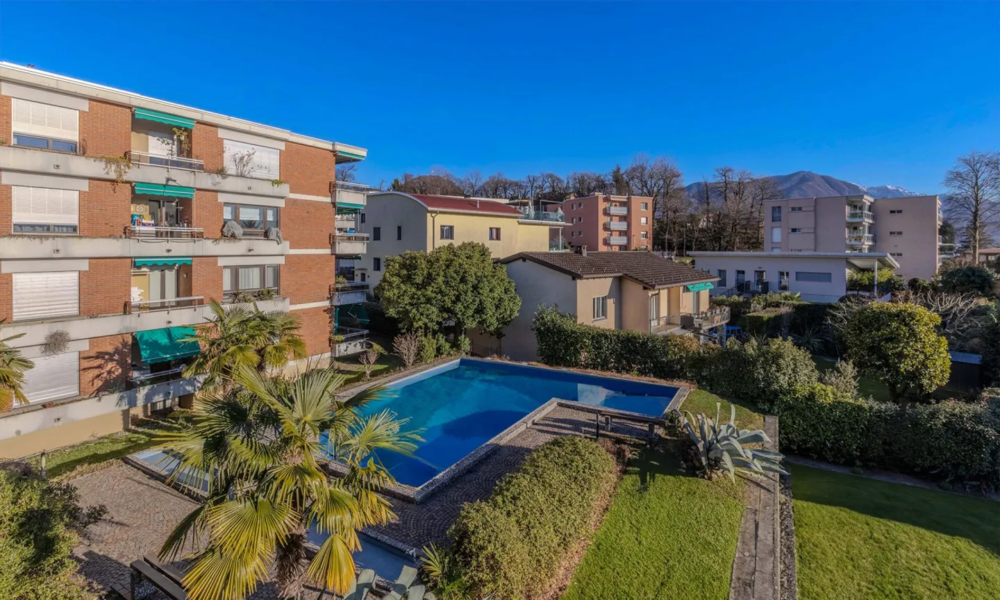 Conveniente - Ampio appartamento di 3,5 locali con terrazza e piscina a Massagno-Porza - Foto 9 di 9