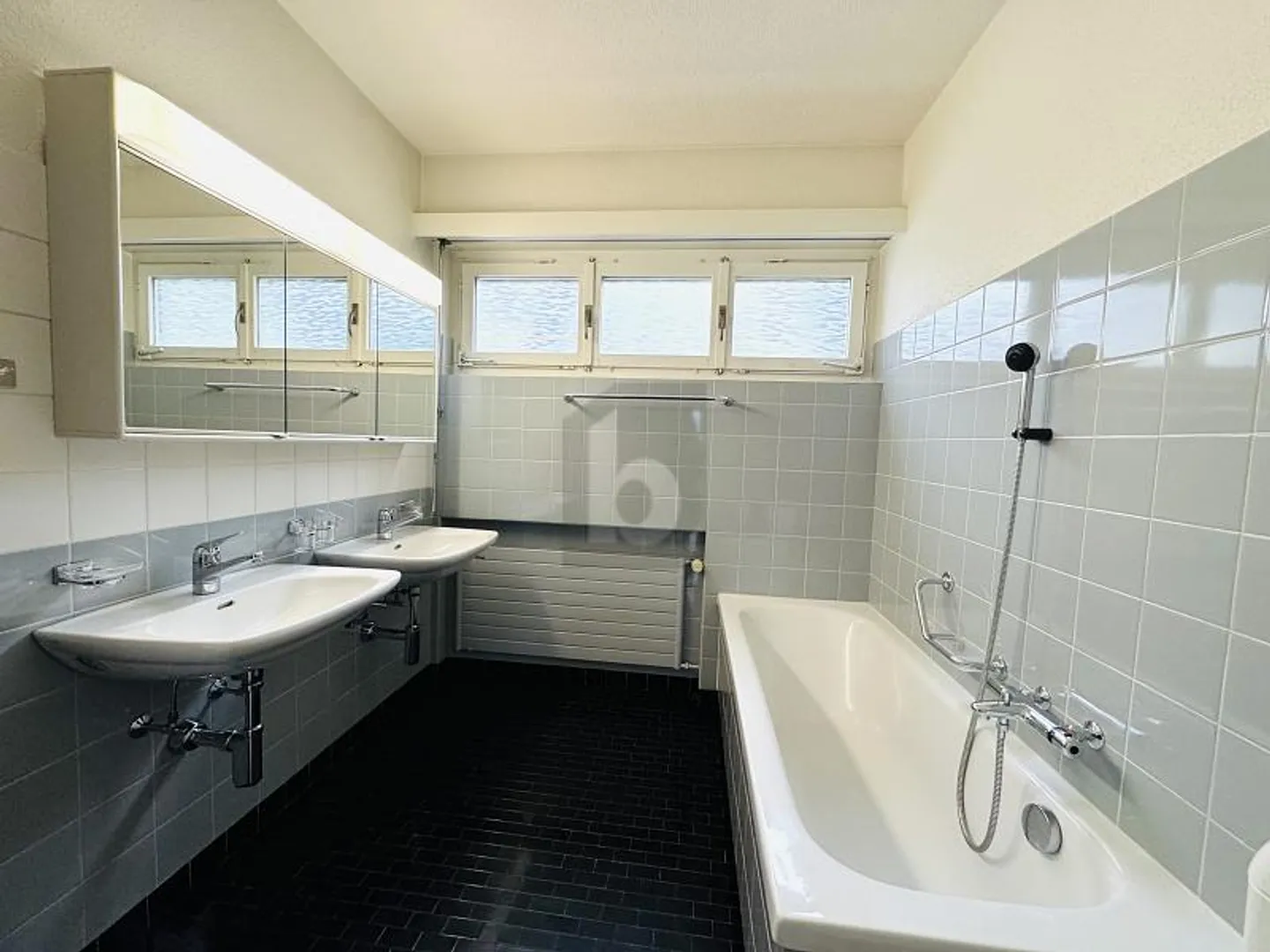 Apartment for rent - Photo 5 of 6