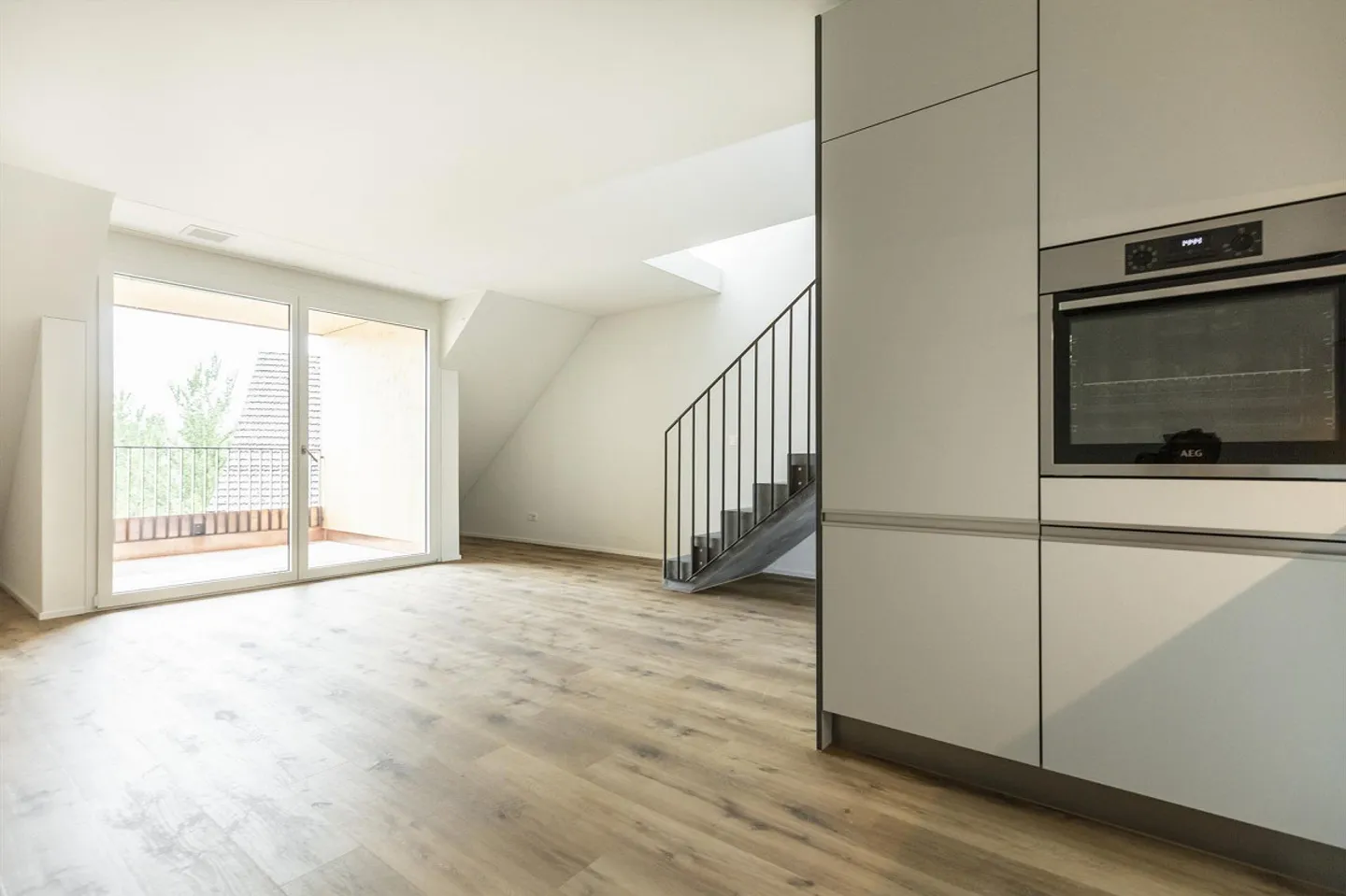 Appartement en duplex moderne - Photo 2 sur 8