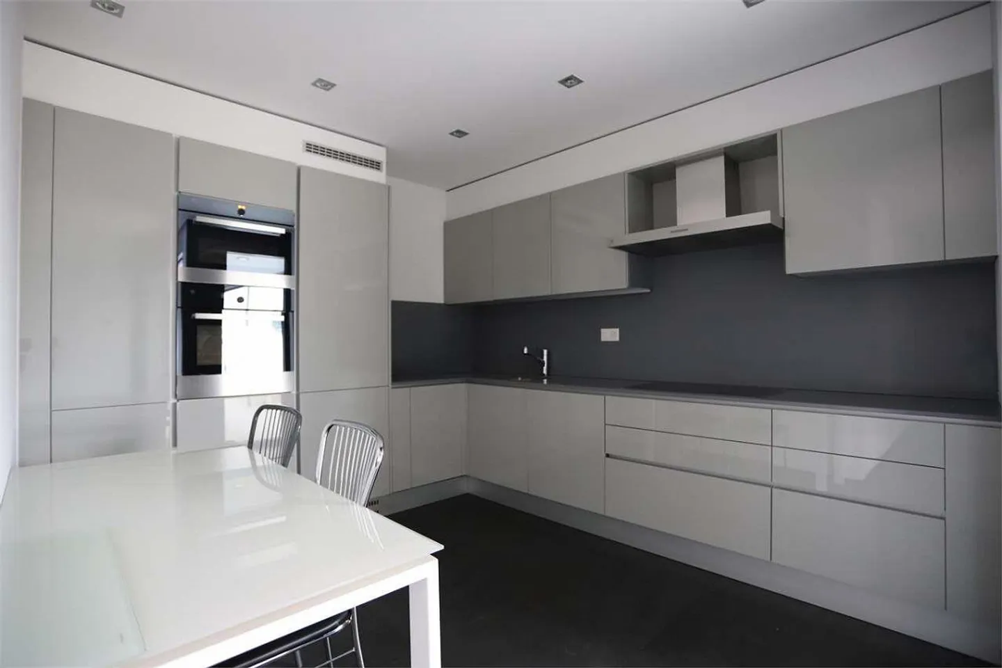 Moderno appartamento di 4,5 vani con terrazza - Foto 5 di 13
