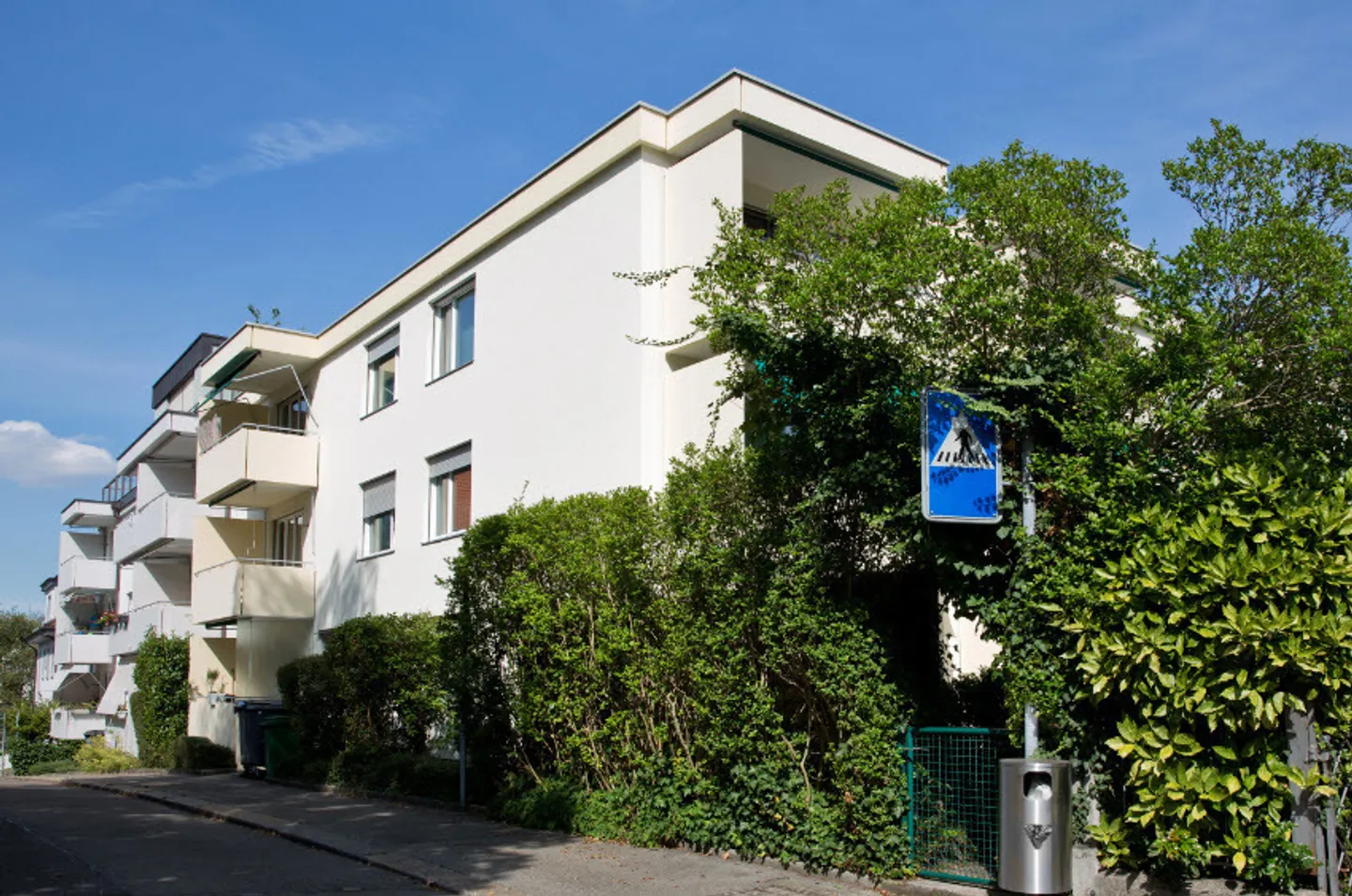 Appartement lumineux de 4,5 pièces dans le quartier prisé de Zurich-Wollishofen - Photo 1 sur 10