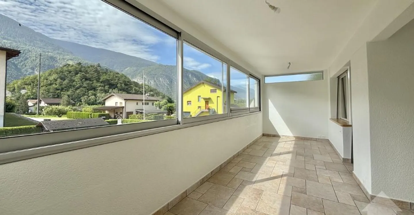 Appartement traversant 4.5 pièces - Photo 2 sur 12