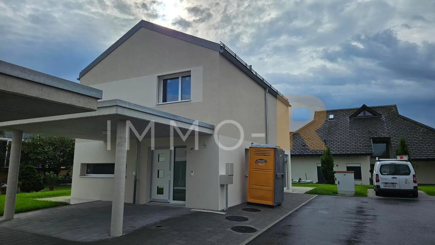 Dernière villa de 4,5 pièces en construction avec jardin - Photo 2 sur 6