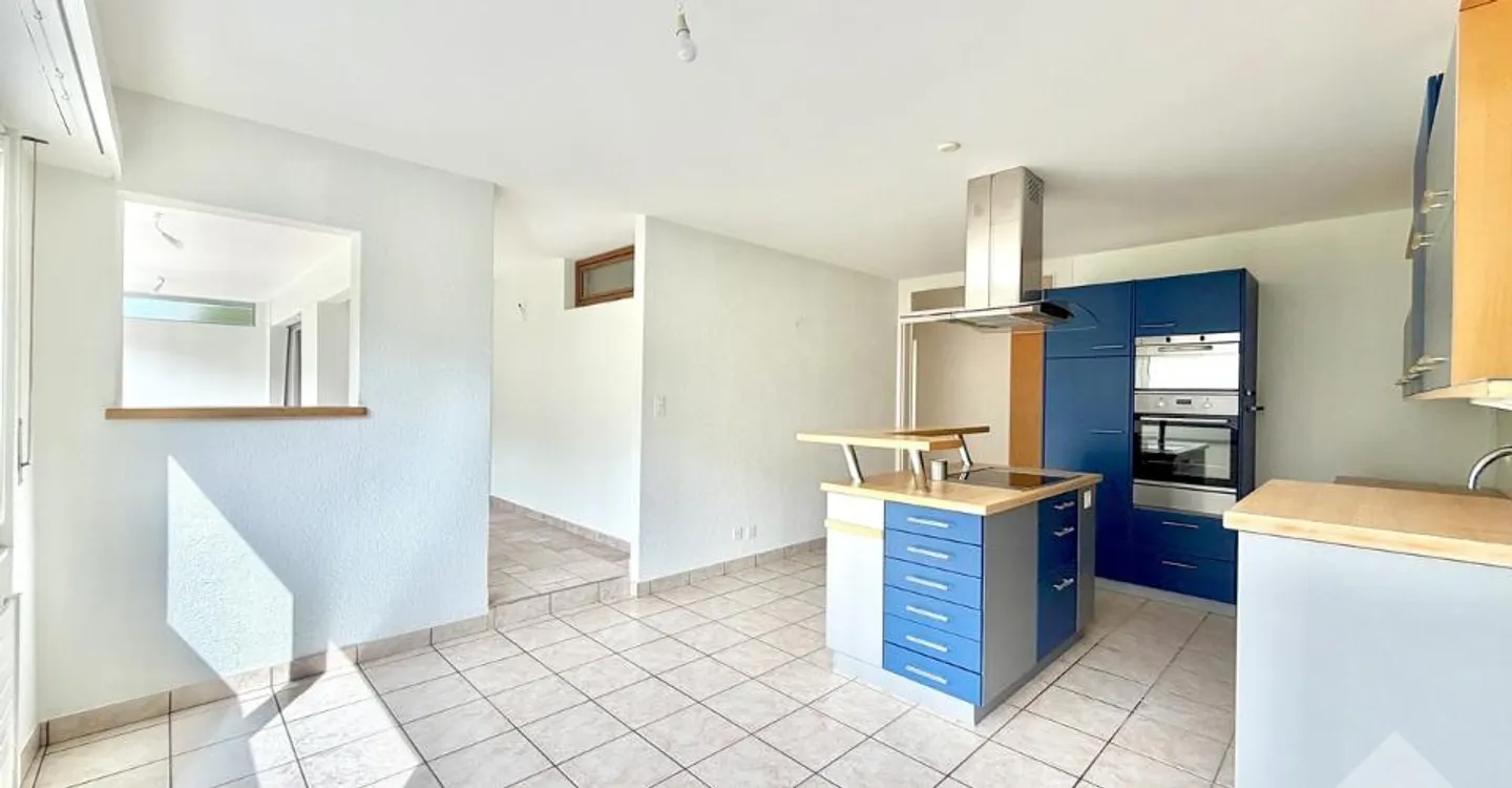 Appartement traversant 4.5 pièces - Photo 3 sur 12