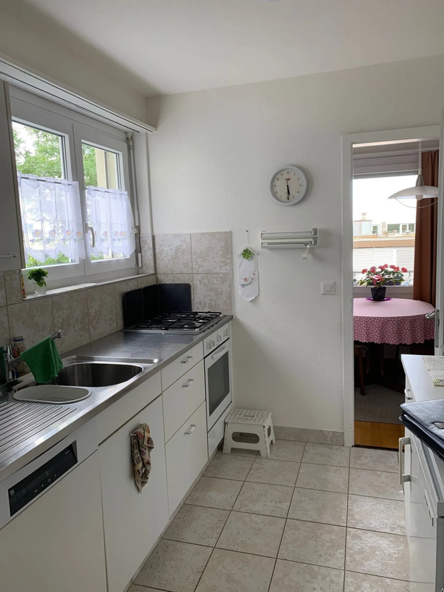 Appartement lumineux de 4,5 pièces dans le quartier prisé de Zurich-Wollishofen - Photo 5 sur 10