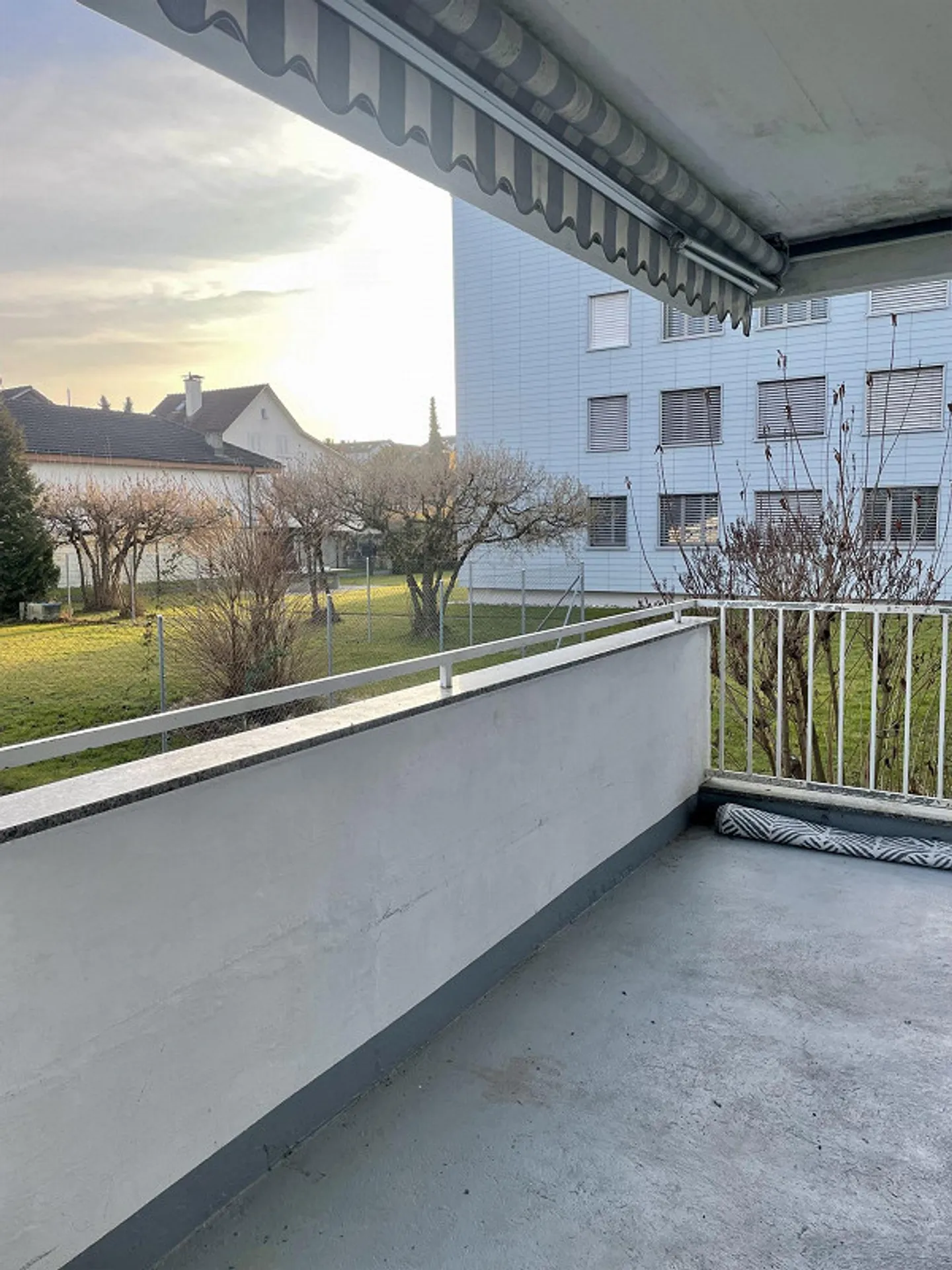 Appartamento tranquillo di 3,5 stanze in posizione centrale - Foto 2 di 8