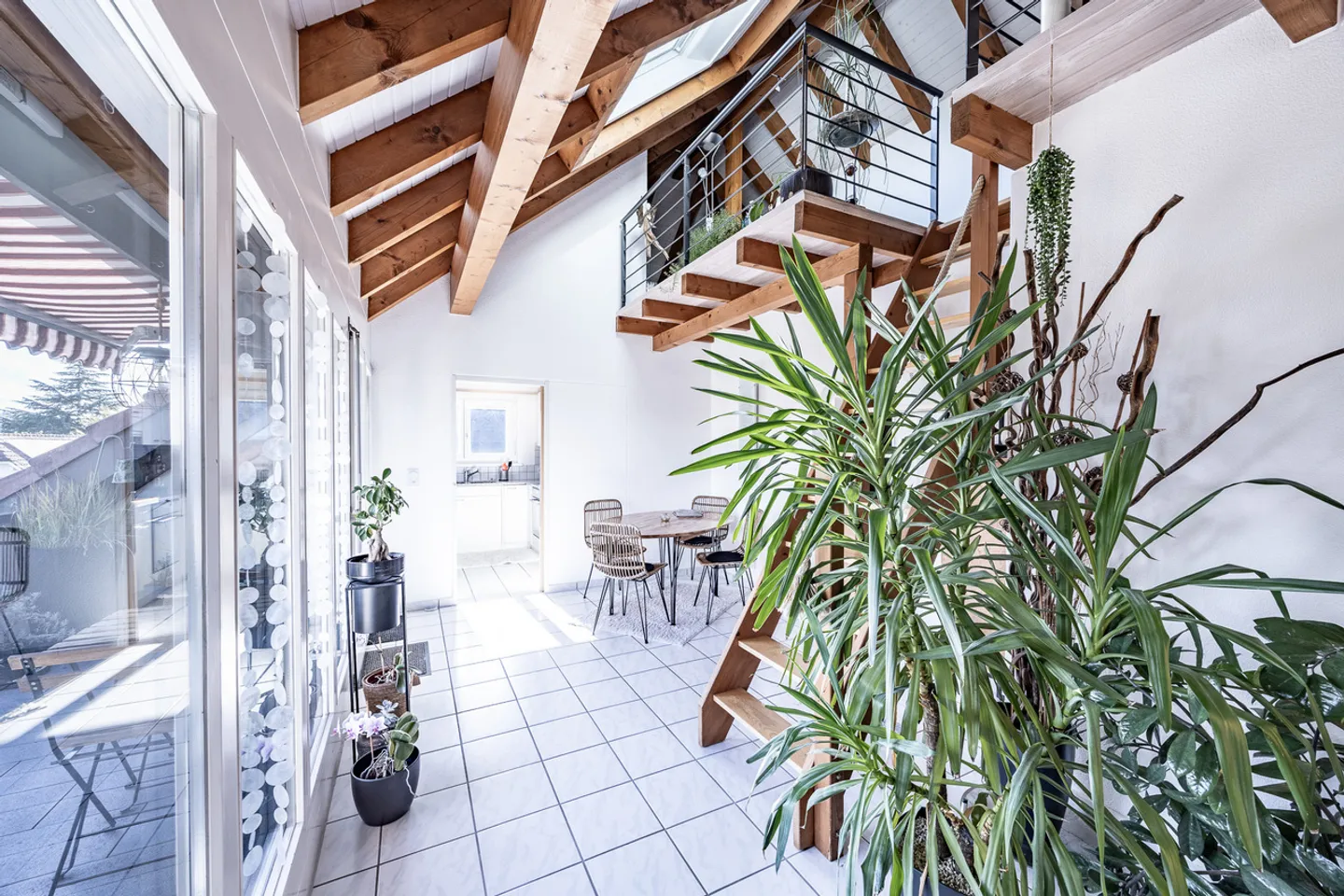 Appartamento maisonette con spazio, luce e charme - Foto 3 di 9