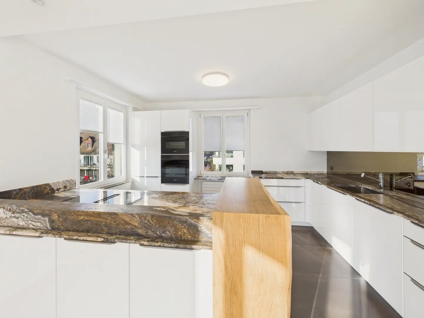 Superbe appartement de 4,5 pièces avec équipements modernes à Aarau, AG - Photo 2 sur 11