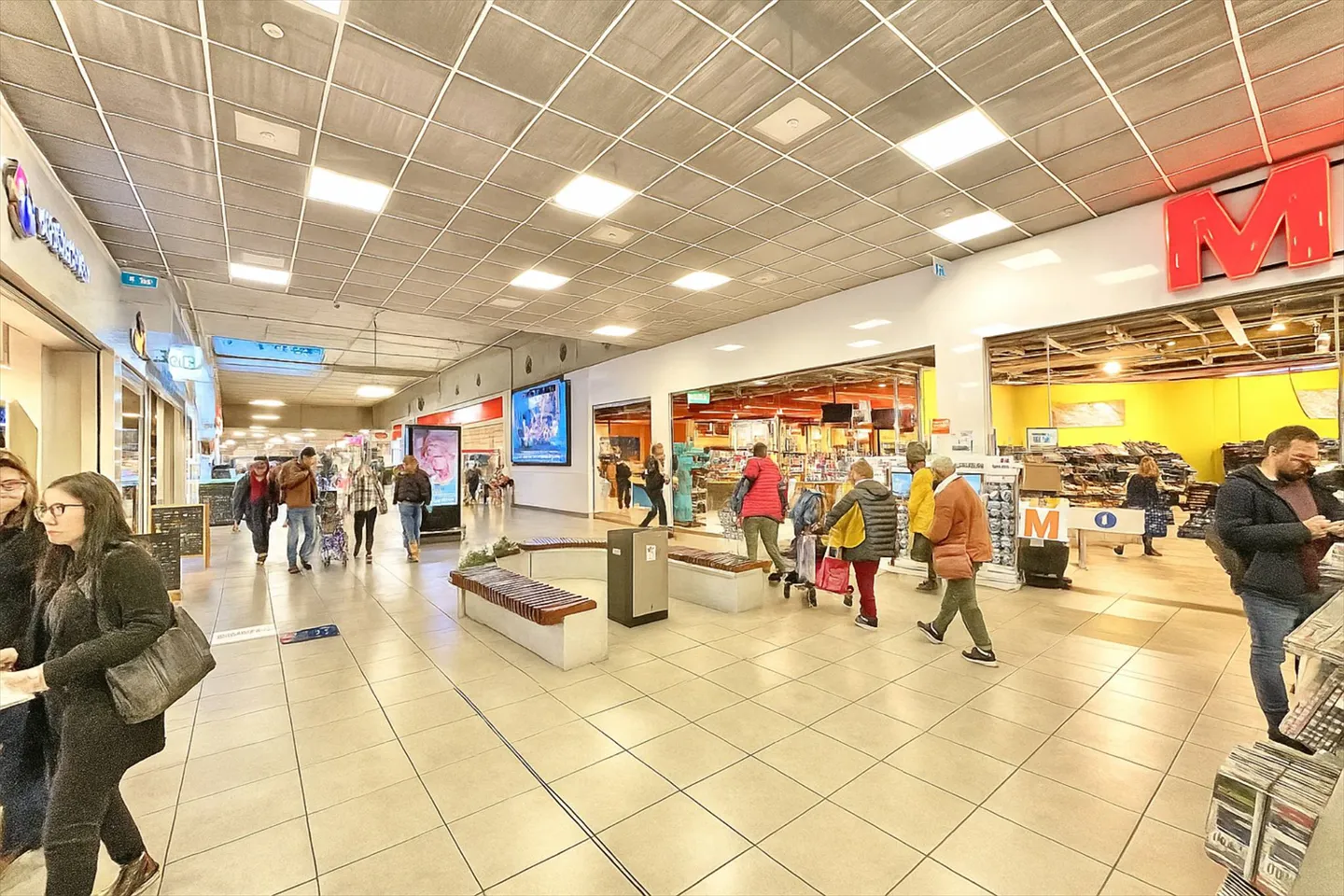 Arcade disponible au QUARTZ CENTER - Photo 2 sur 3