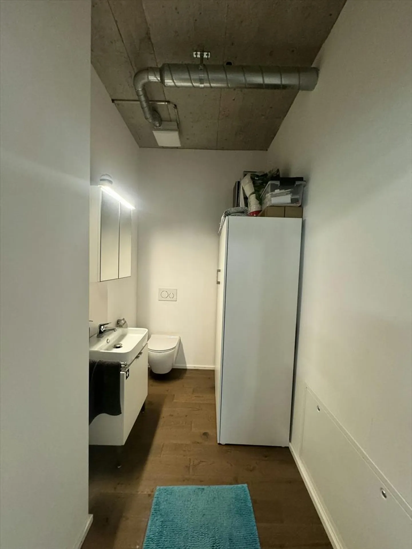 Spazioso spazio per uffici in affitto - Foto 6 di 7