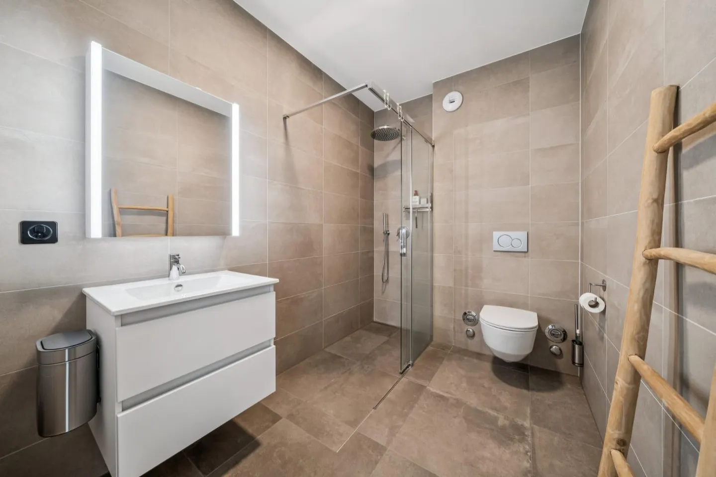 Appartement 5.5 pièces à Meinier - Vue sur le Mont-Blanc - Exclusivité - Photo 7 sur 13