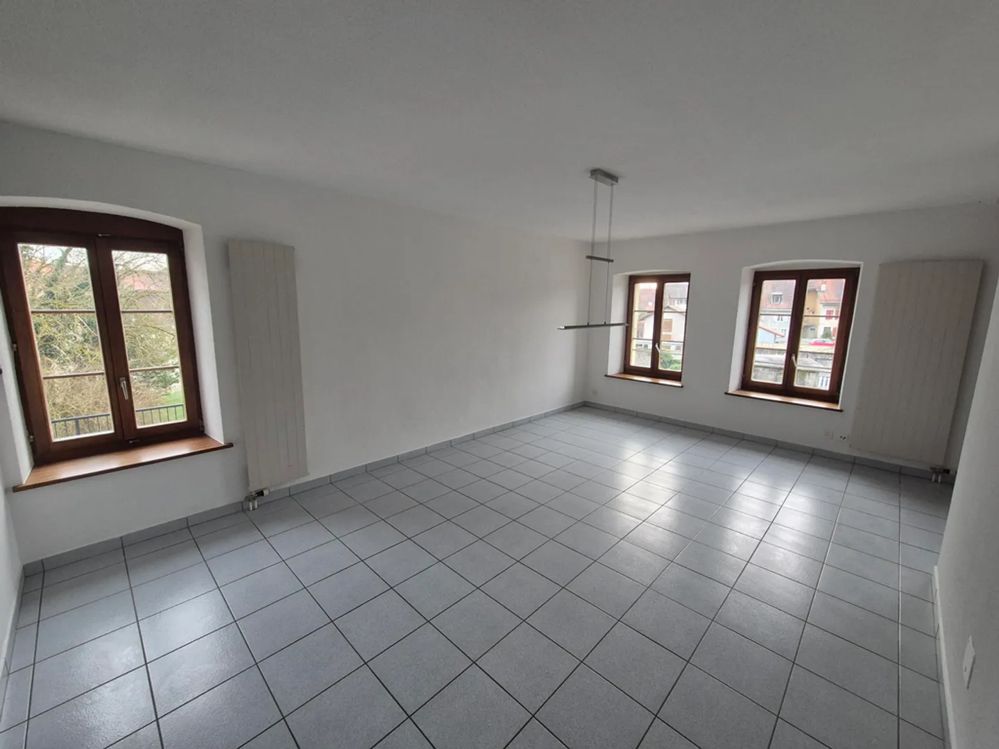 Charming 6.5-room duplex on the 1st floor - Photo 3 of 12