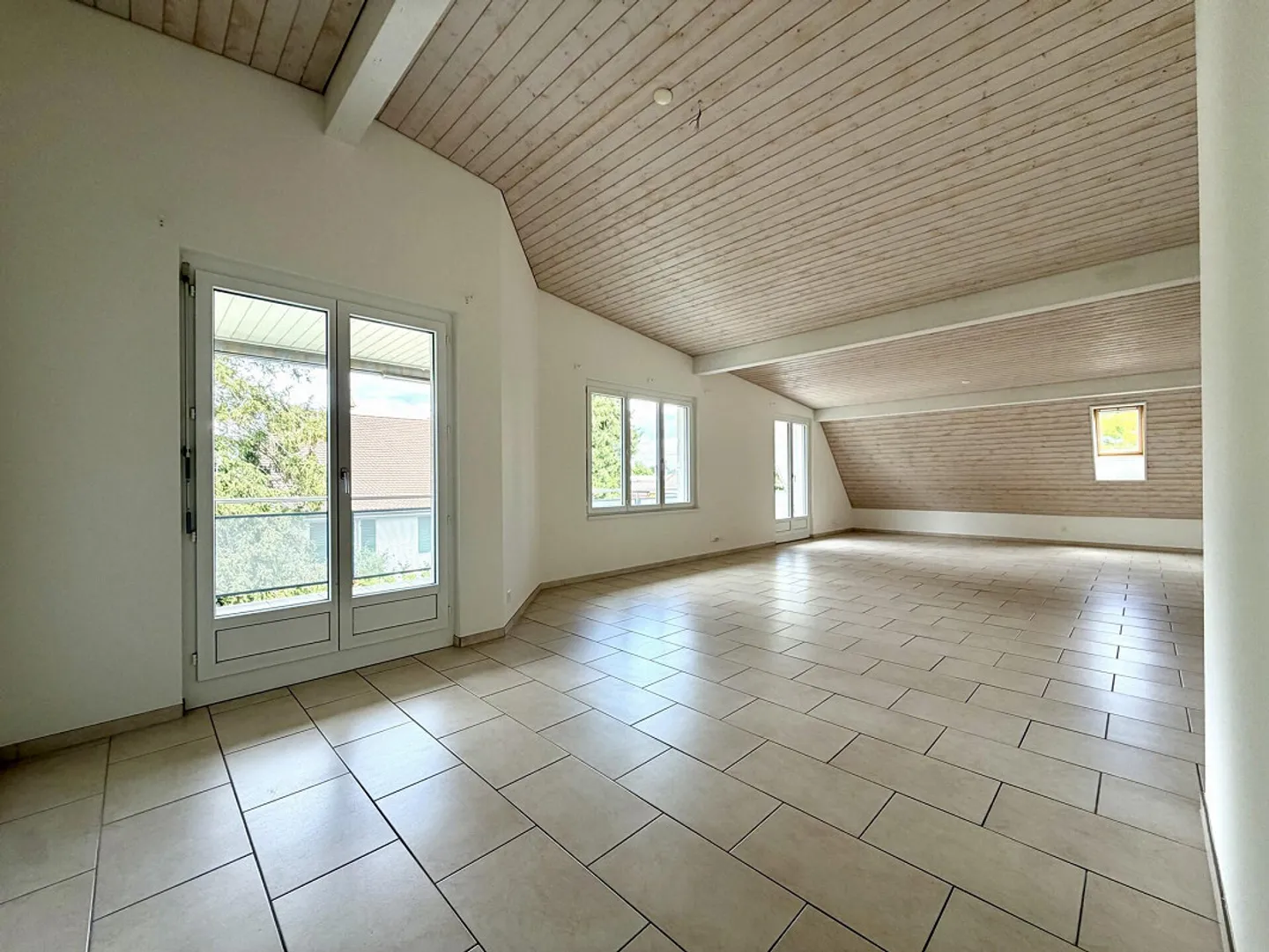 Spazioso con Balcone e Ascensore - Foto 4 di 9