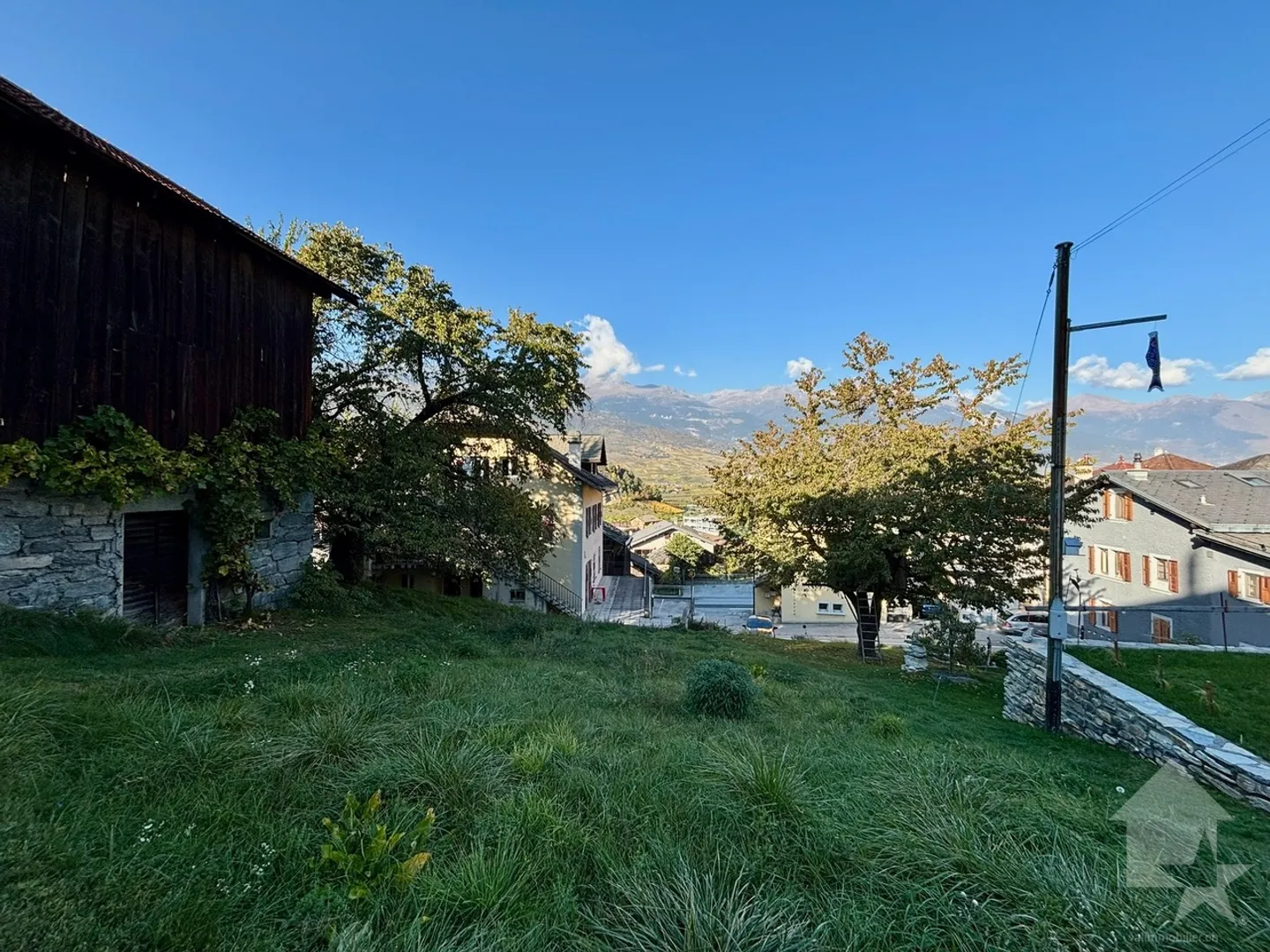 Maison de village avec granges et de nombreux terrains à bâtir - Photo 10 sur 13