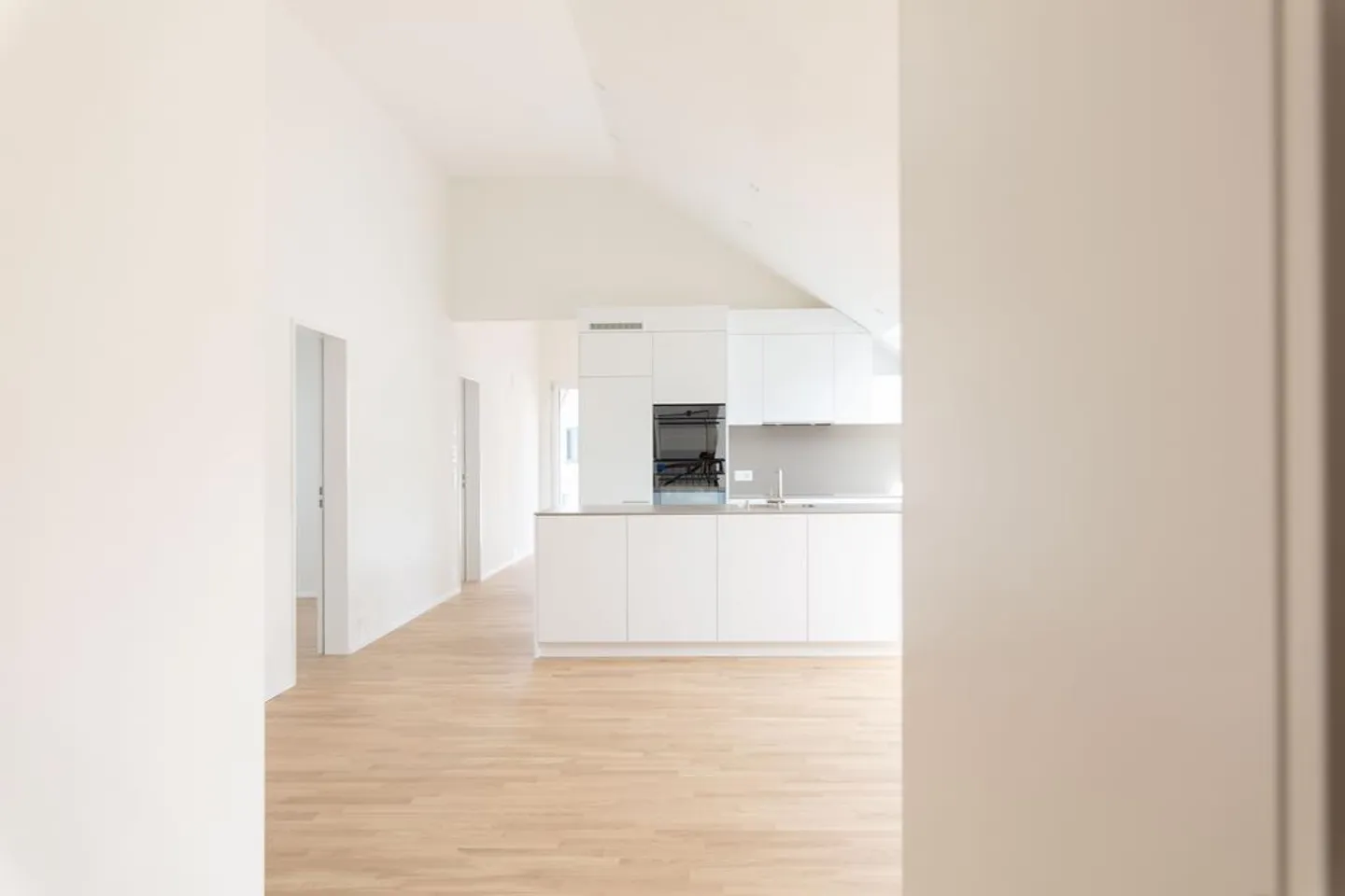 Attico esclusivo di 3,5 locali con molta luce e stile - Foto 2 di 12