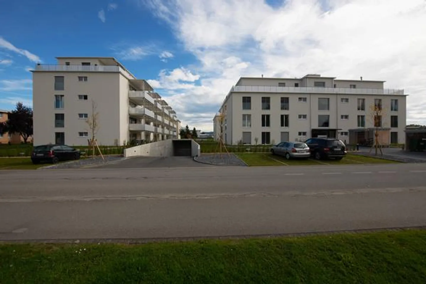 Modernes Apartment mit Balkon - Foto 2 von 9