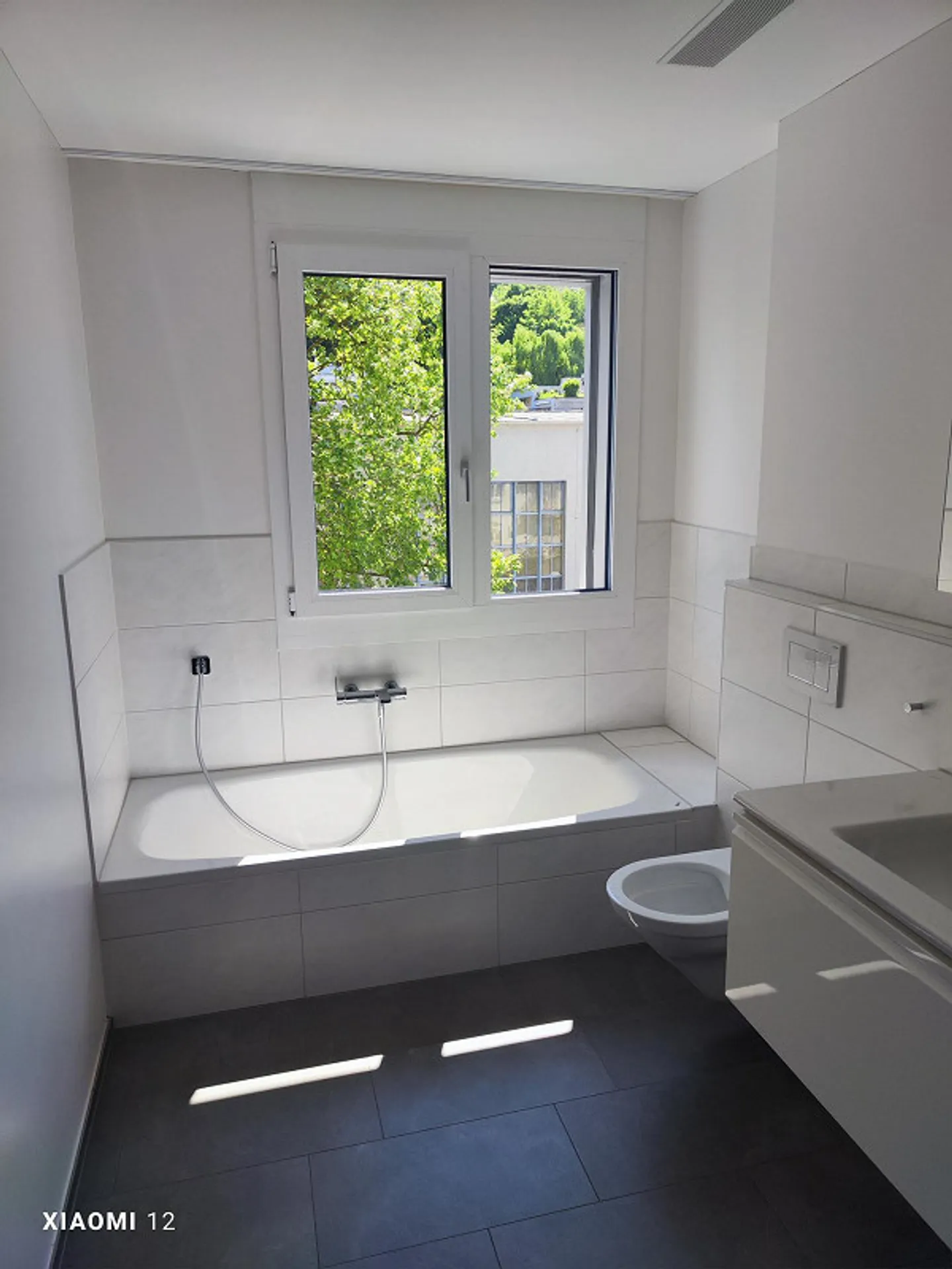 Exclusive 3.5-room apartment (4th floor) opposite the Zwinglihaus - Photo 3 of 28