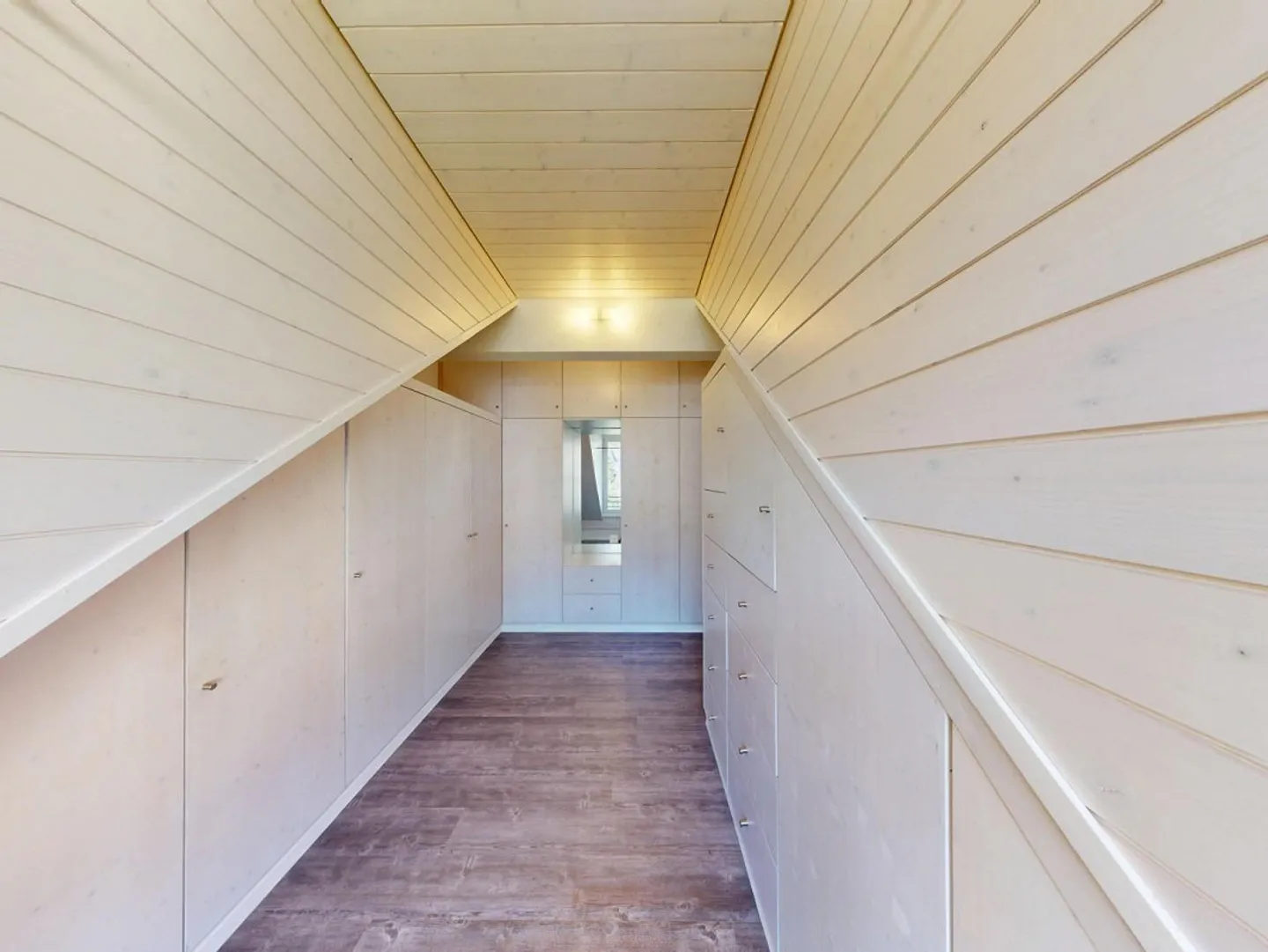 Geräumiges Doppeleinfamilienhaus - Foto 9 von 12