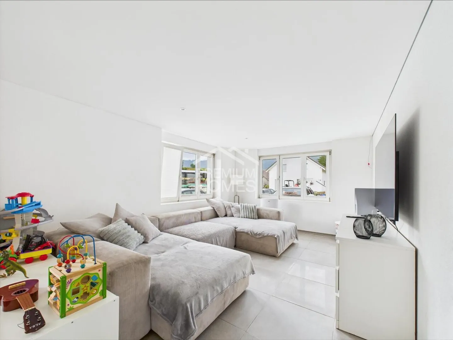 Think Big - Single Family Home with Workshop, Lots of Land and Potential - Photo 2 of 9