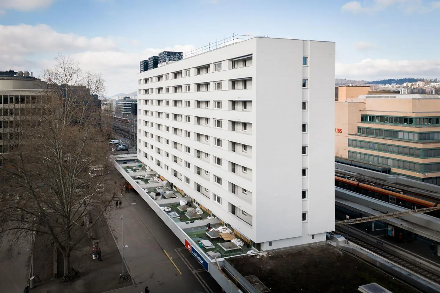 3.5-room apartment directly at Altstetten train station - Photo 1 of 5