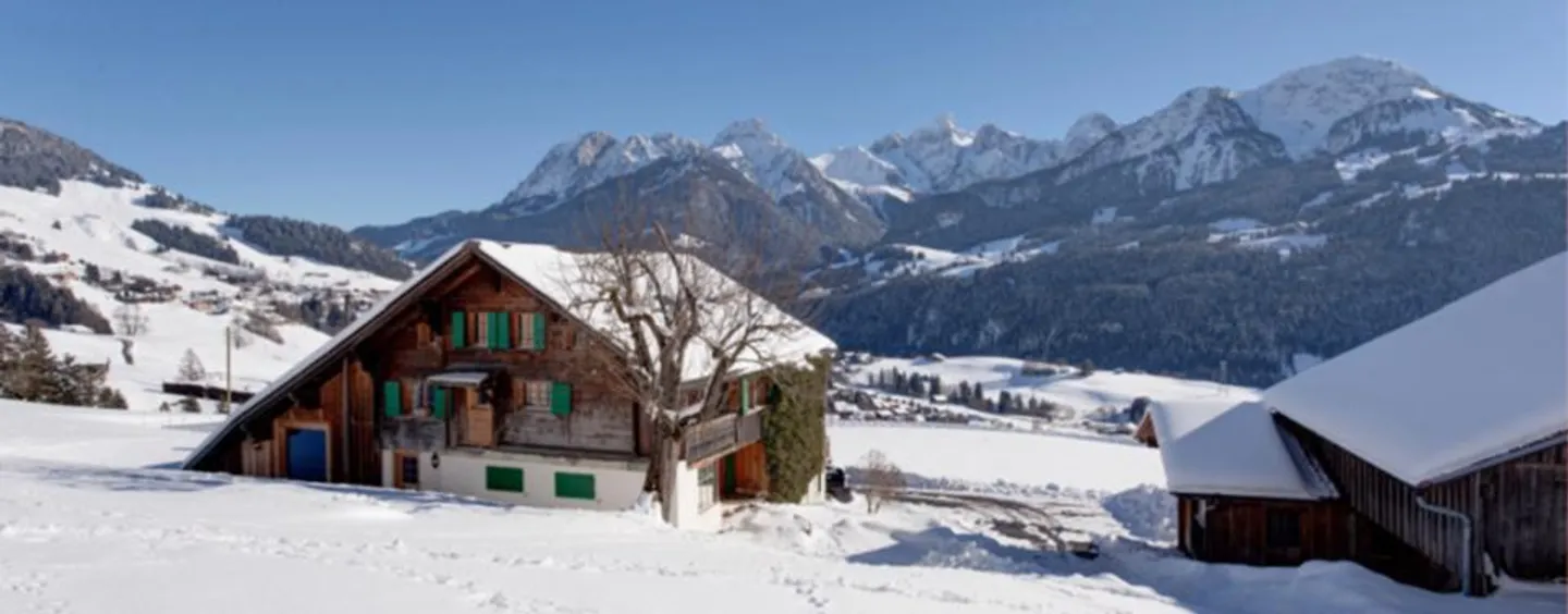 Exklusives Schweizer Chalet - Eine Ausnahme-Alpine-Retreat mit umgebauter Scheune und Panoramablick auf das Gstaad-Tal - Foto 1 von 6
