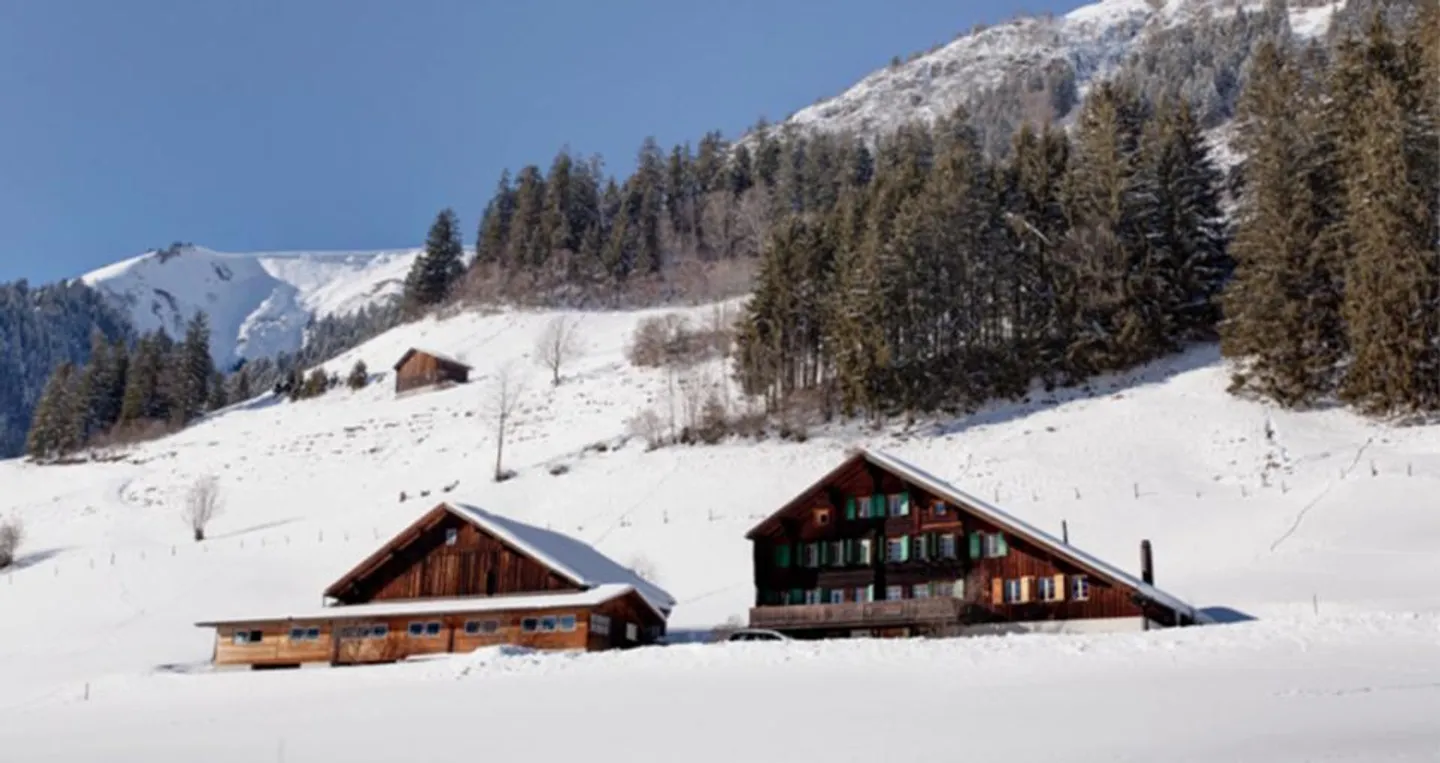 Exklusives Schweizer Chalet - Eine Ausnahme-Alpine-Retreat mit umgebauter Scheune und Panoramablick auf das Gstaad-Tal - Foto 2 von 6
